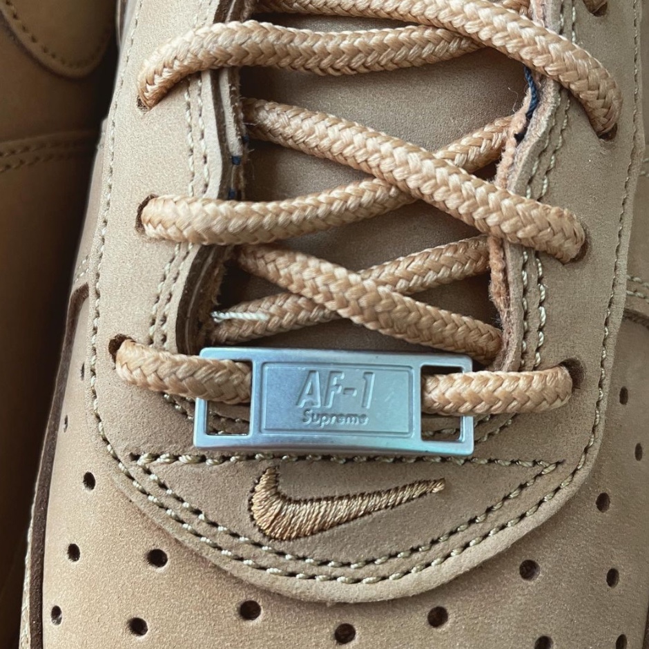 Nike x Supreme Air Force 1 Low Flax 착용 스타일 - 3