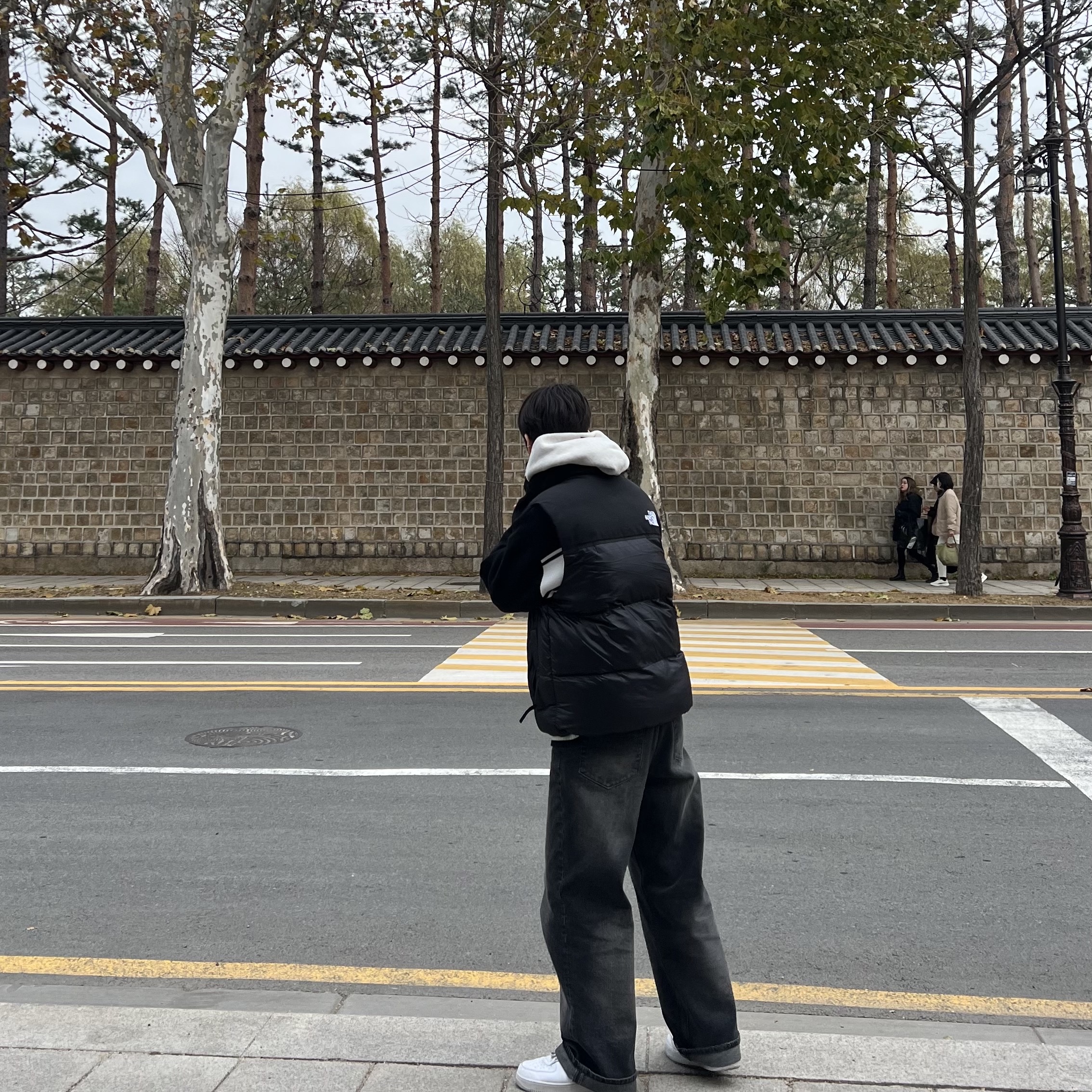 Essentials The Core Collection Hoodie Light Oatmeal, Nike x Supreme Air Force 1 Low White 착용 스타일 - 2
