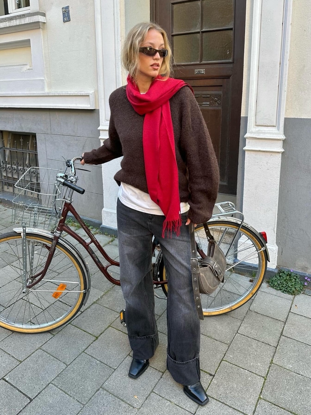 Vivienne Westwood Double Face Single Orb Muffler Red, Acne Studios Canada Narrow New Wool Muffler Cherry Red 착용 스타일 - 3