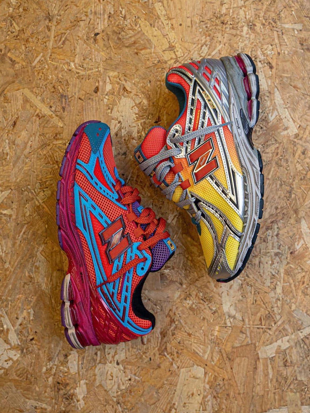 New Balance x Salehe Bembury 1906R Heat Be Hot Lava Orange Yellow Silver 착용 스타일 - 3