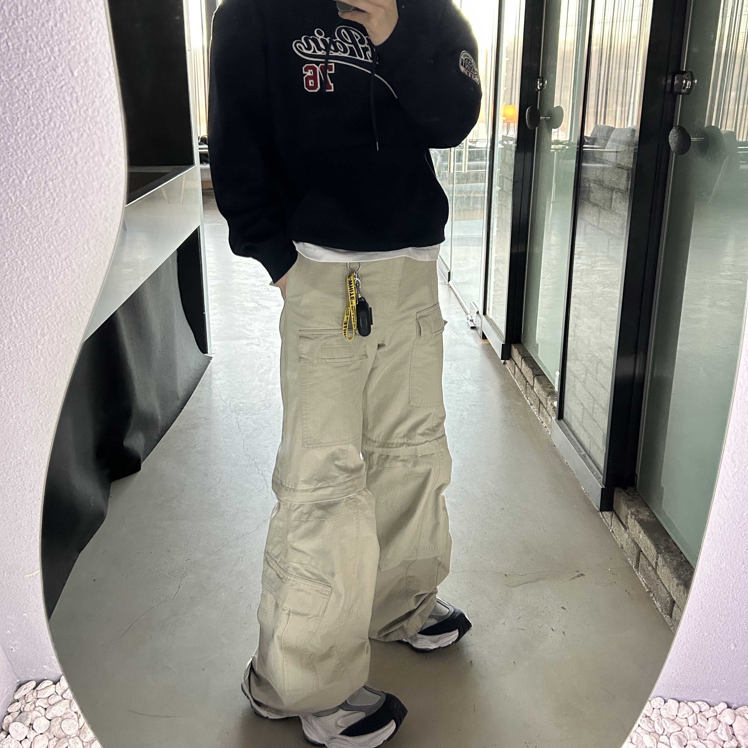 Balenciaga Cargo Sneakers White Grey, Balenciaga Flared Cargo Pants Beige 착용 스타일