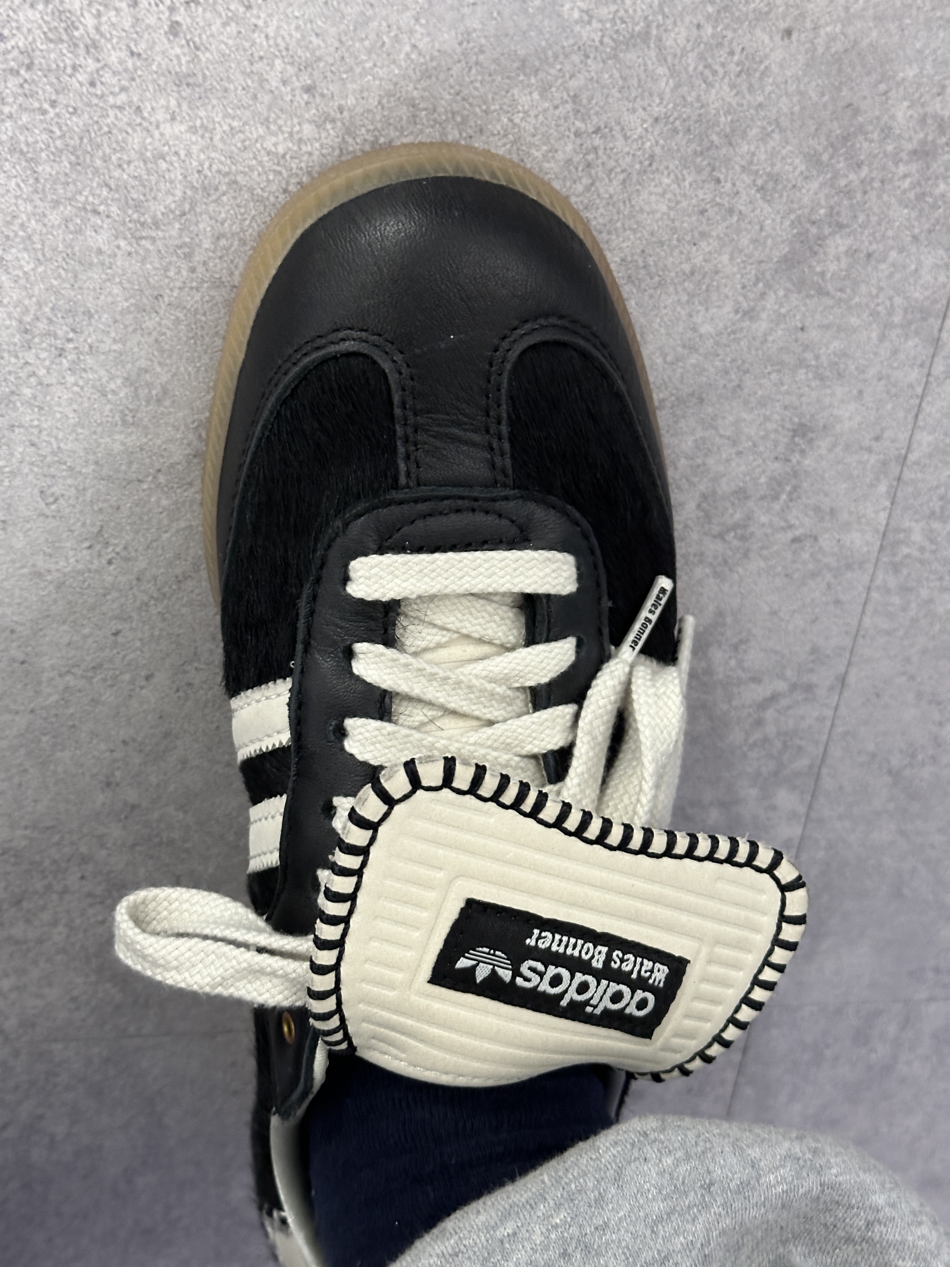Adidas x Wales Bonner Pony Tonal Samba Core Black Cream White, (W) Play Comme des Garcons Zip Hooded Sweatshirt Black 착용 스타일 - 1
