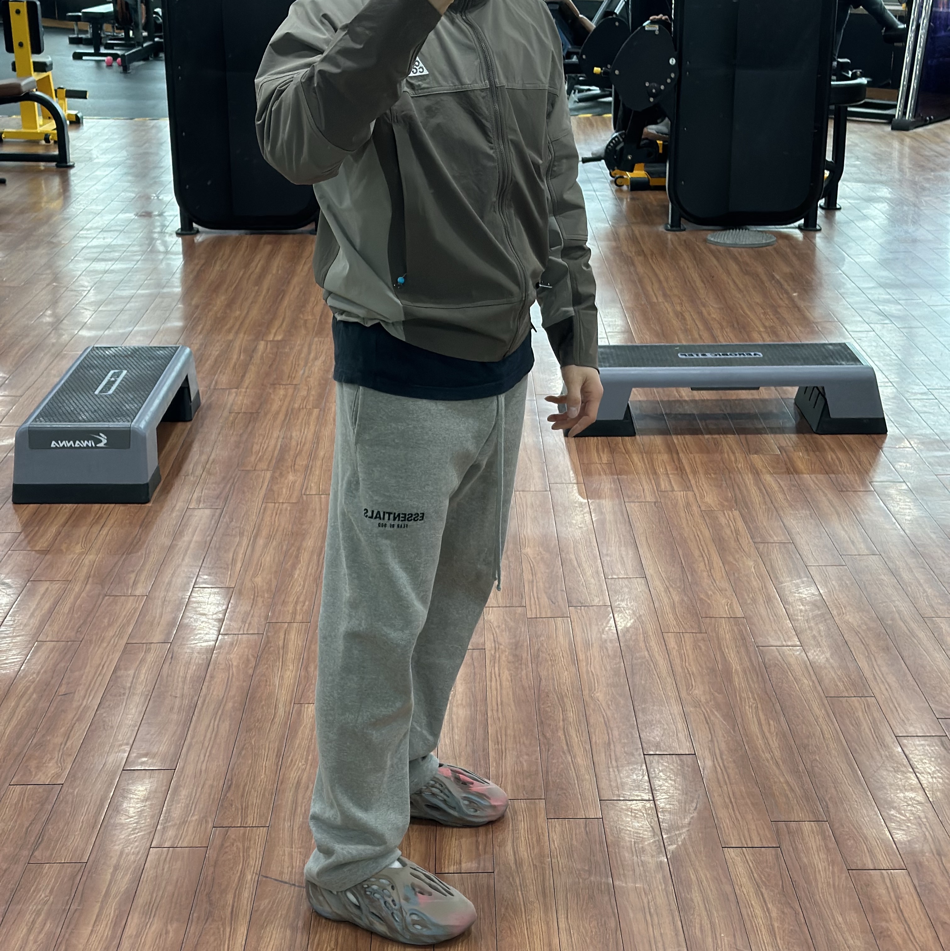 Nike ACG Sun Farer Jacket Ironstone - Asia, Adidas Yeezy Foam RNNR Clay Taupe 착용 스타일 - 2