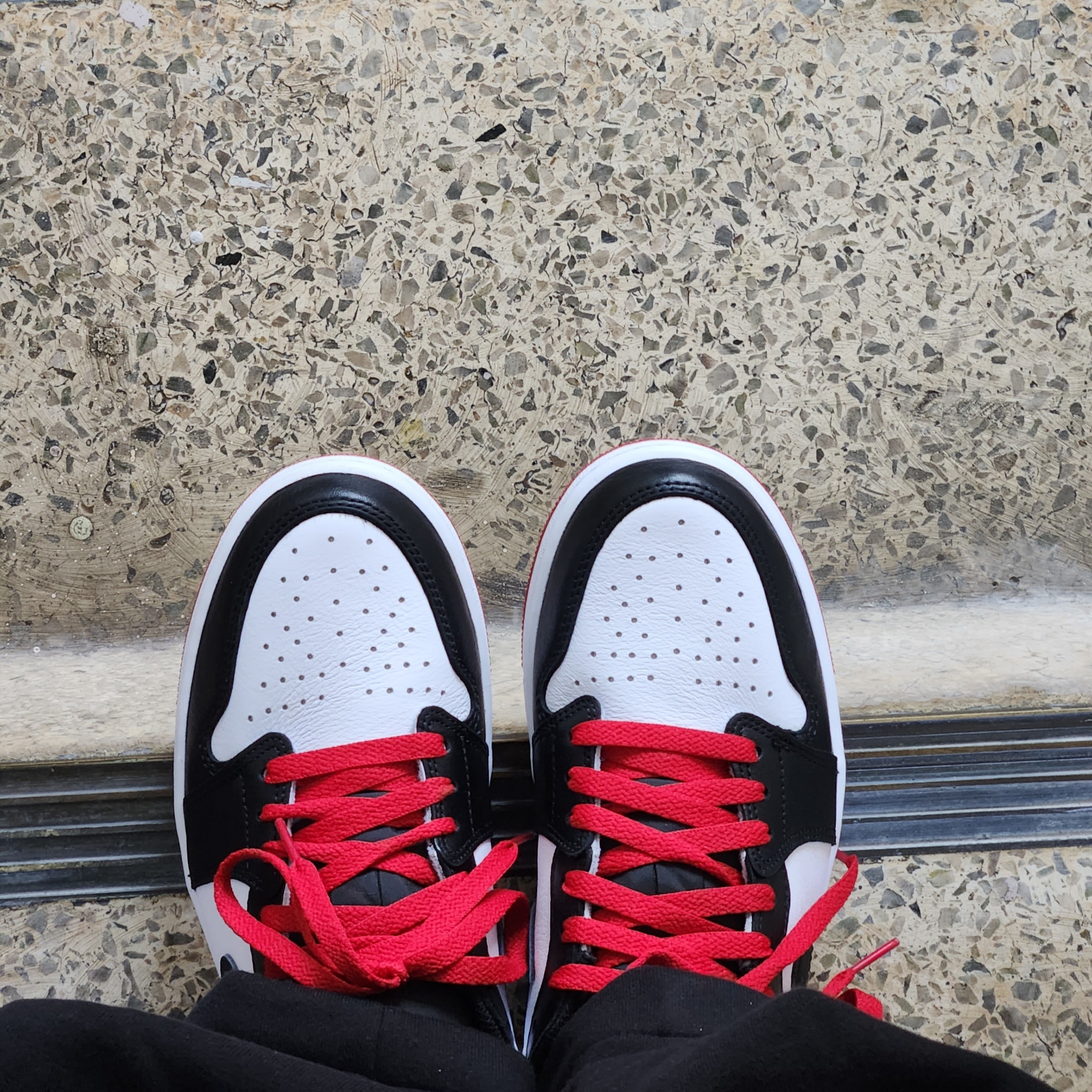 Jordan 1 Retro Low OG Black Toe 착용 스타일