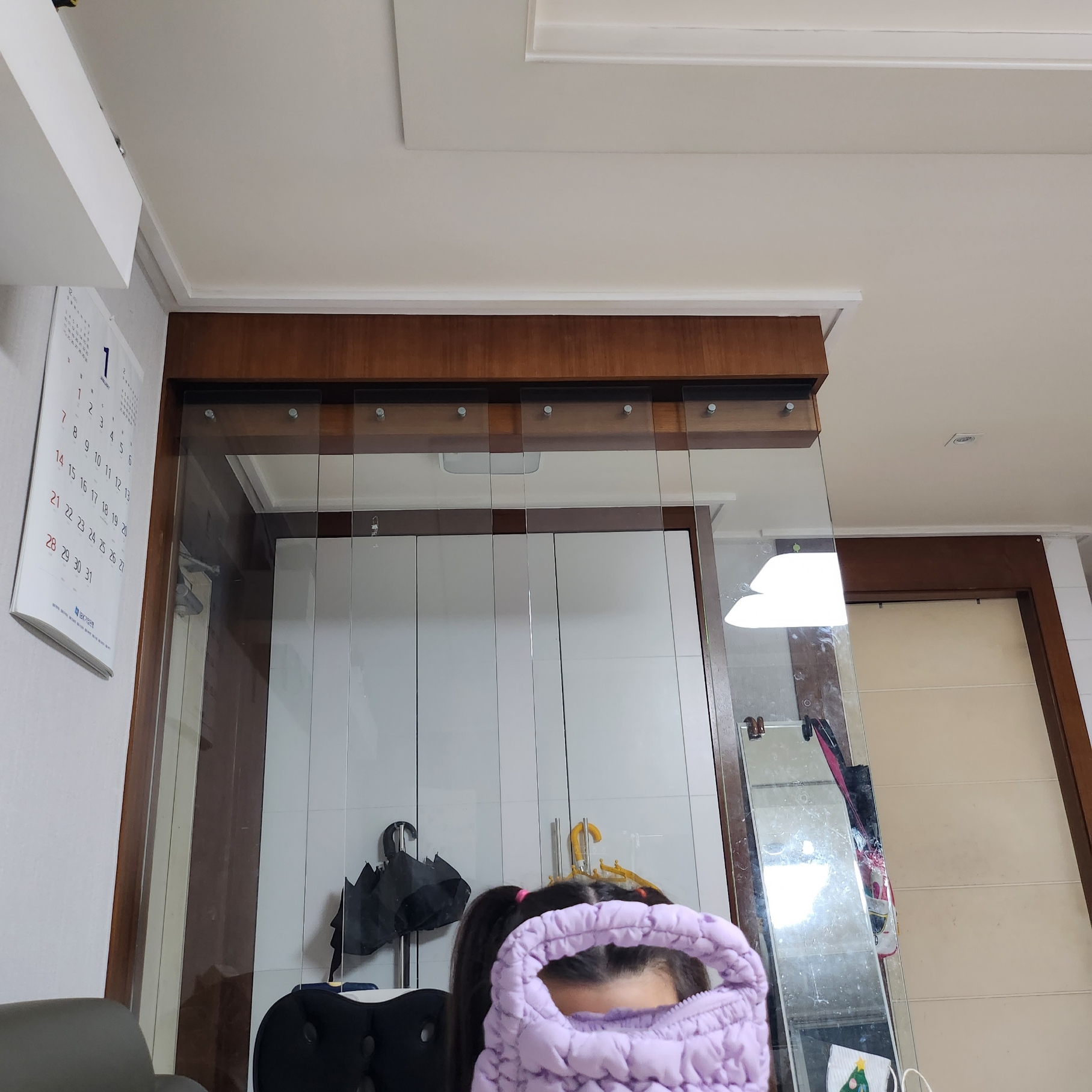 COS Quilted Micro Bag Purple 착용 스타일