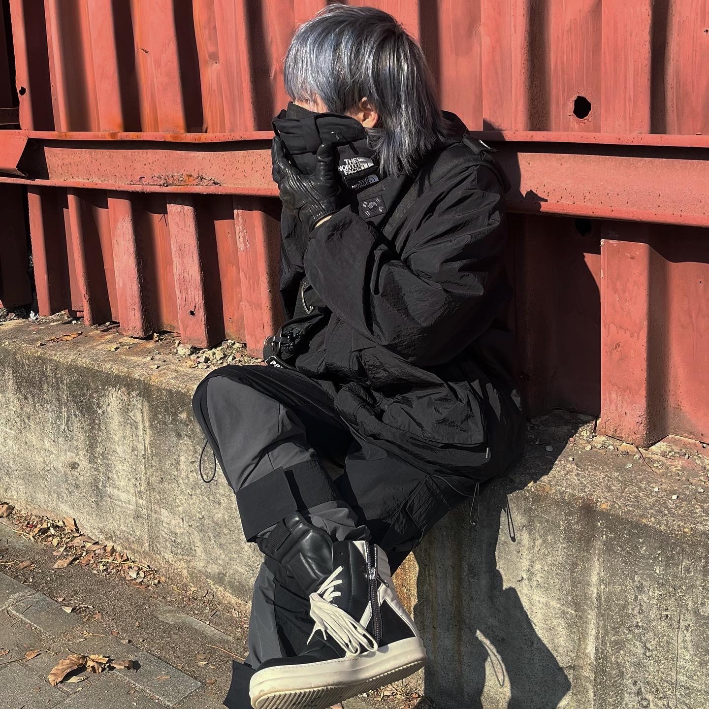 Rick Owens Geobasket Full Grain Calf Leather Strobe Sneakers Black Milk White 착용 스타일 - 4