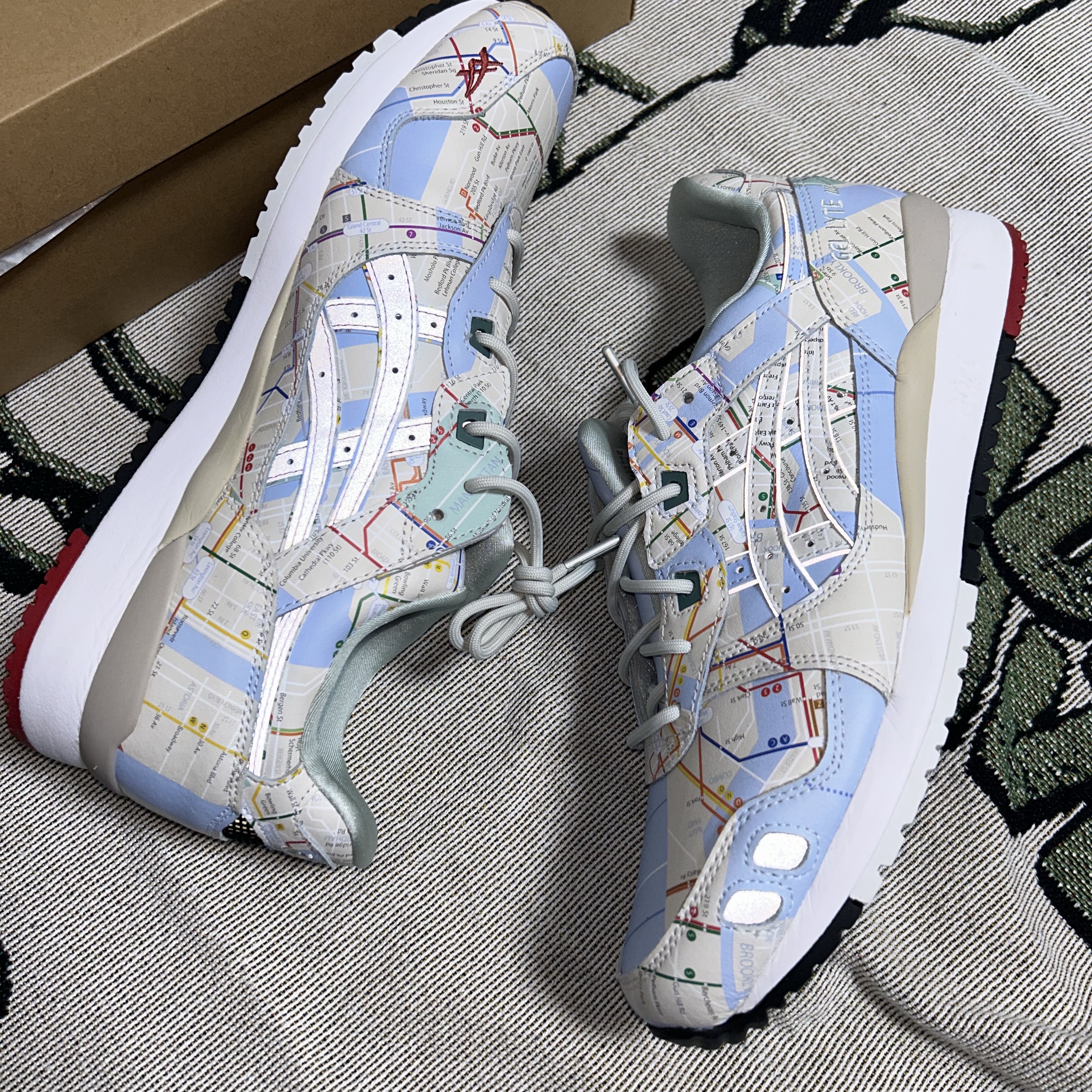 Asics x Atmos Gel-Lyte III OG Subway Pack NYC 착용 스타일 - 3