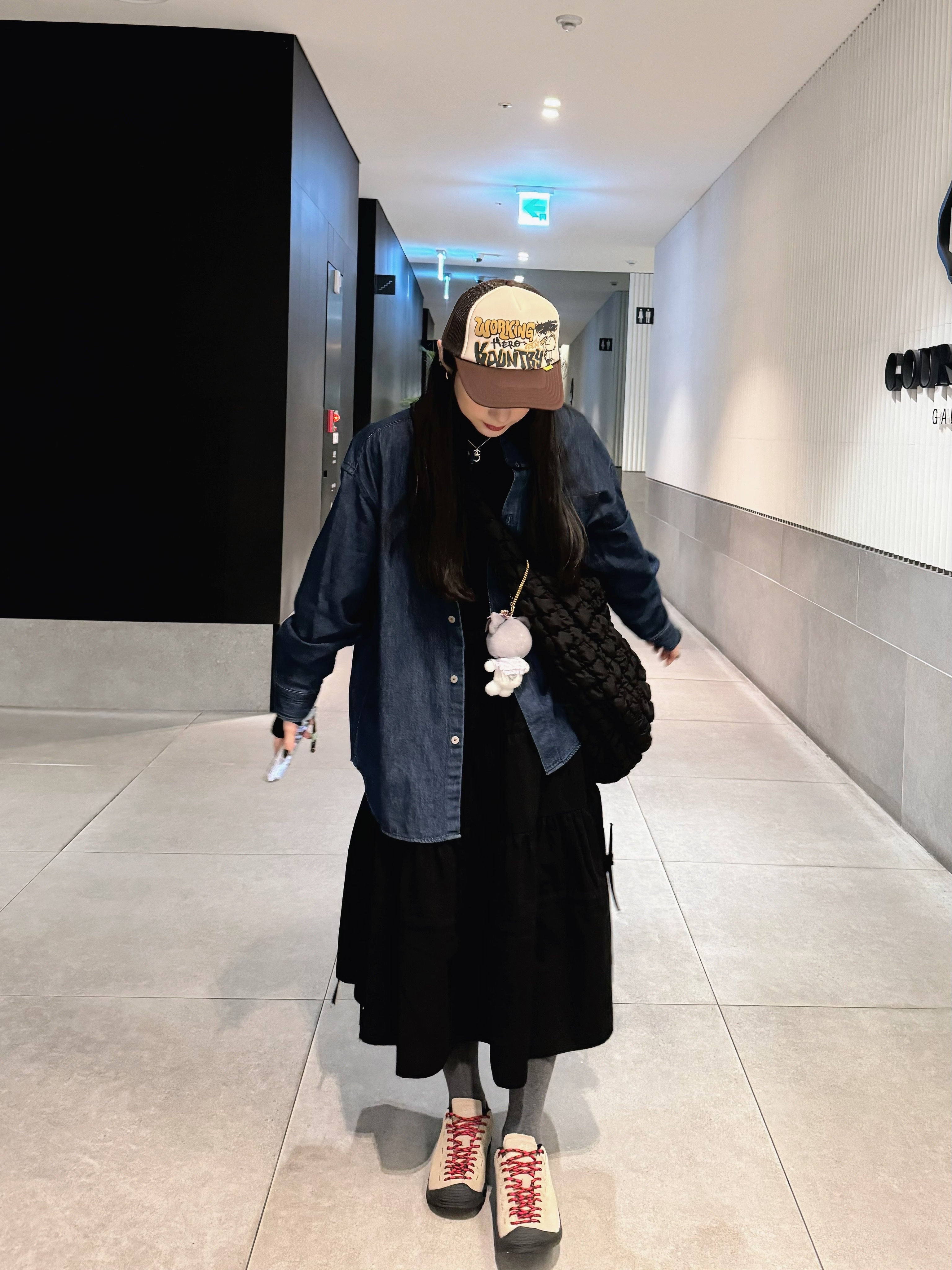 Kapital Working Hero Track Cap Kinari Brown, (W) Keen Jasper Suede Sneakers Silver Mink 착용 스타일 - 2