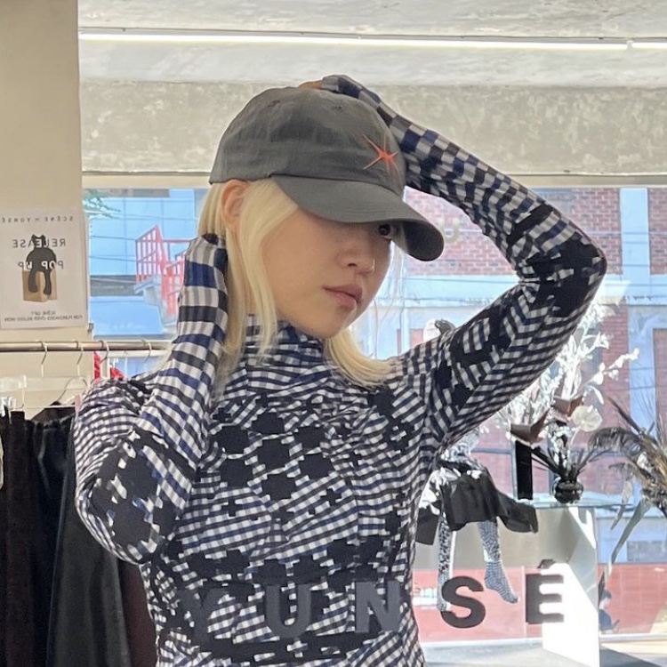 Yunse Hatch Nylon Cap Grey 착용 스타일 - 1