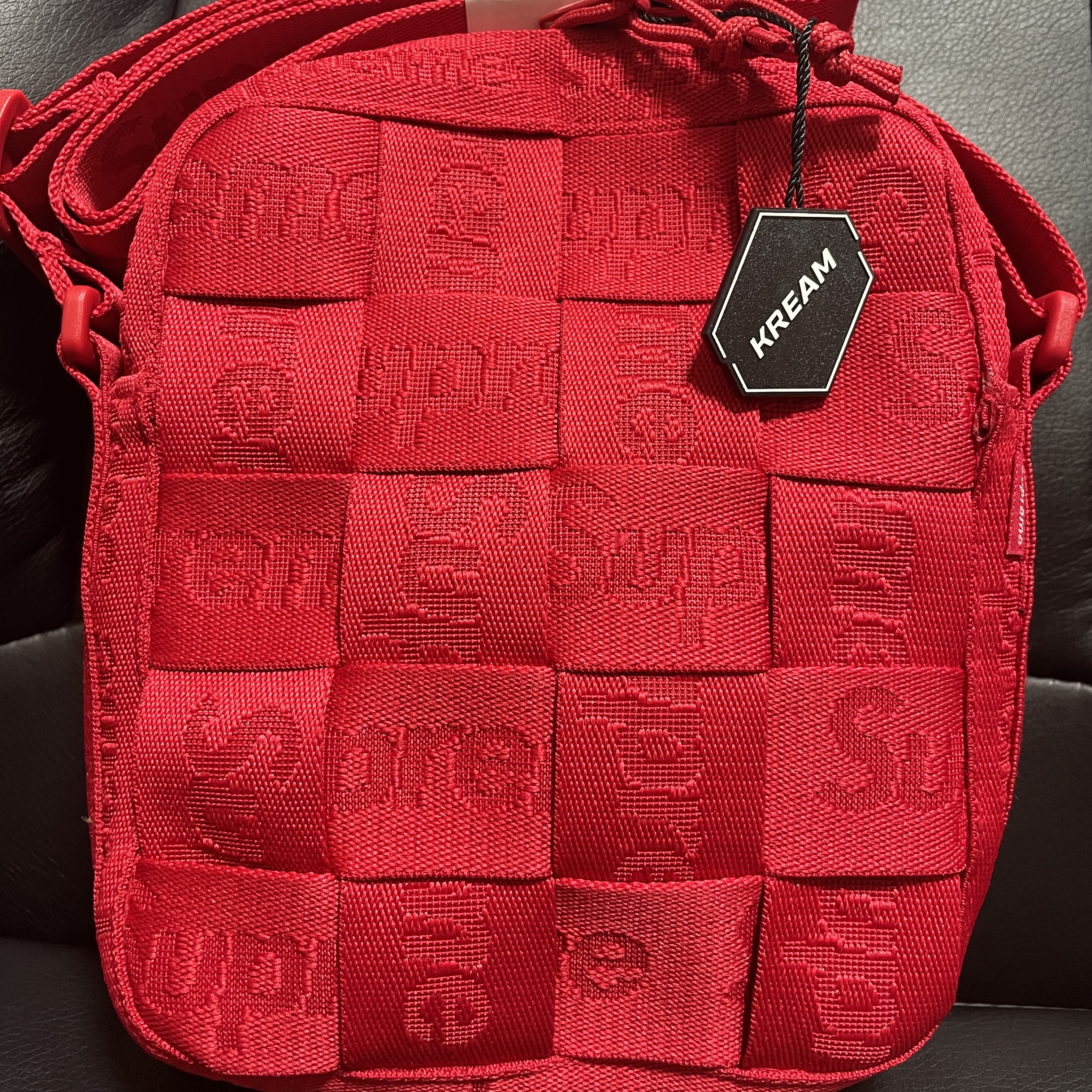 Supreme Woven Shoulder Bag Red - 23SS 착용 스타일 - 1