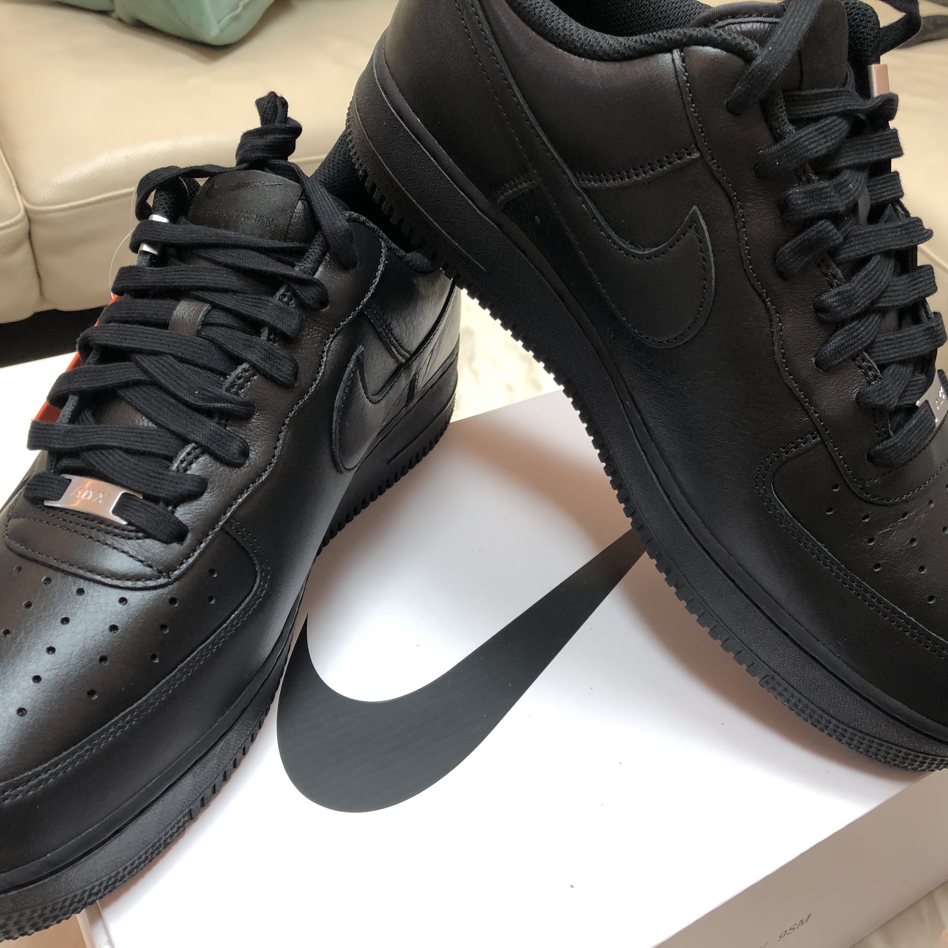 Nike x 1017 Alyx 9SM Air Force 1 Low SP Black 착용 스타일 - 1