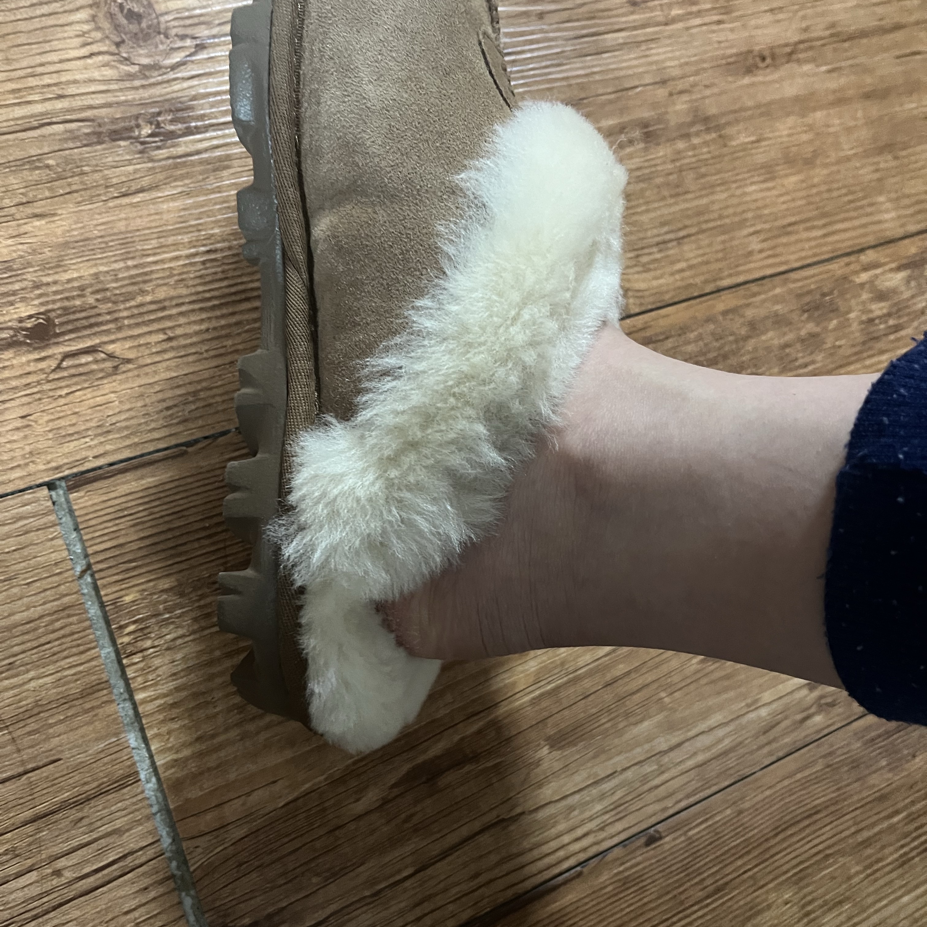 (W) UGG Coquette Slipper Chestnut 착용 스타일