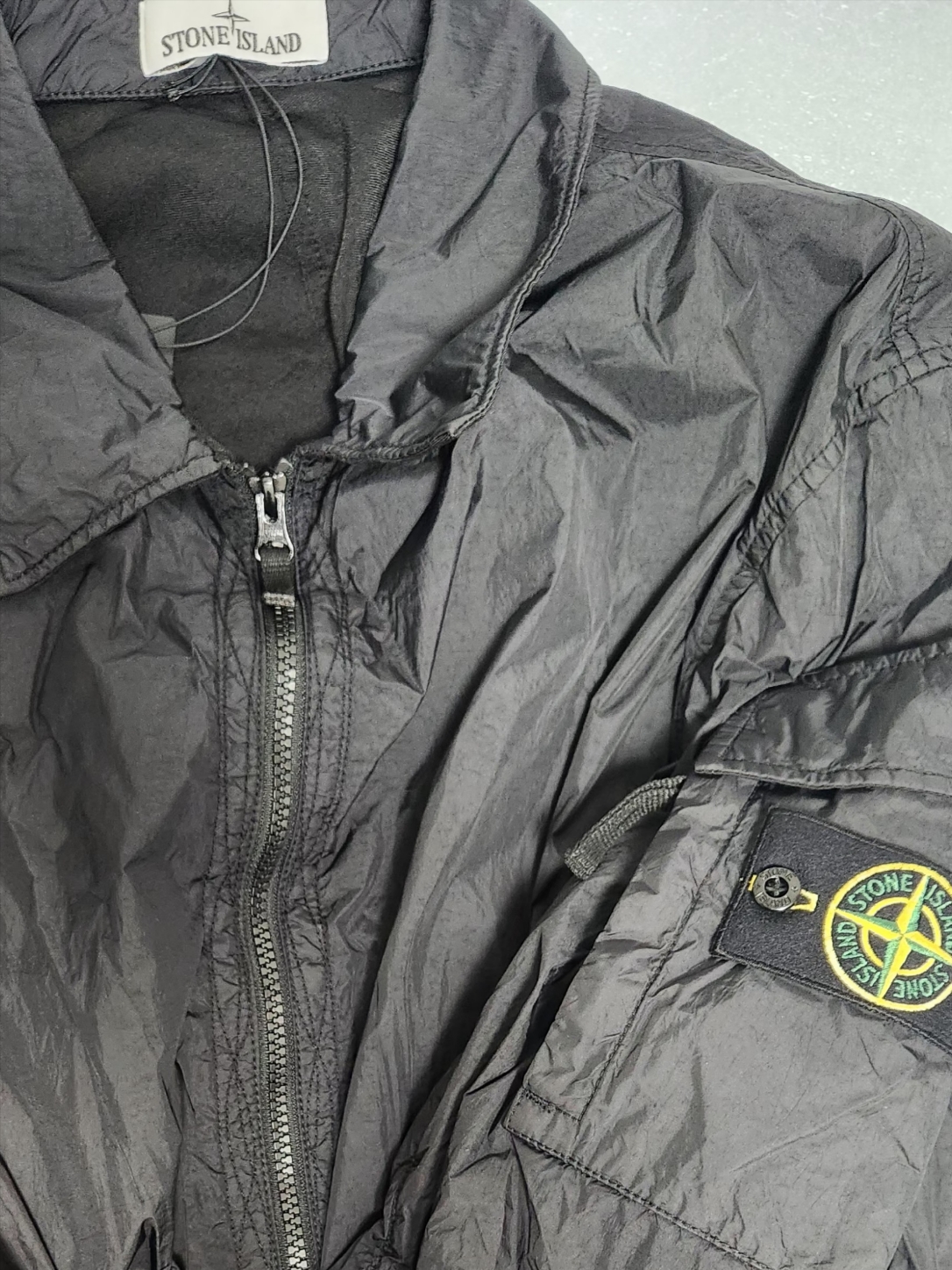 Stone Island 10223 Crinkle Reps Nylon Garment Dyed Overshirt Black - 22FW 착용 스타일