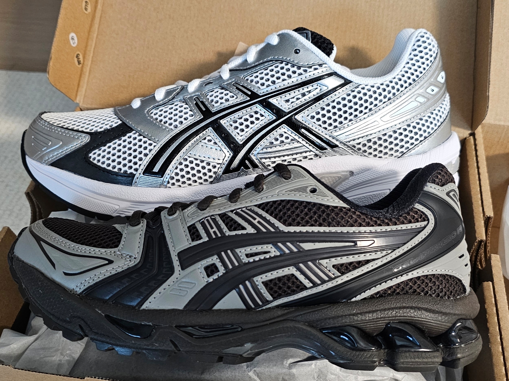 Asics x Atmos x Undermycar Gel-Kayano 14 Pepper Black, Asics Gel-1130 White Black 착용 스타일