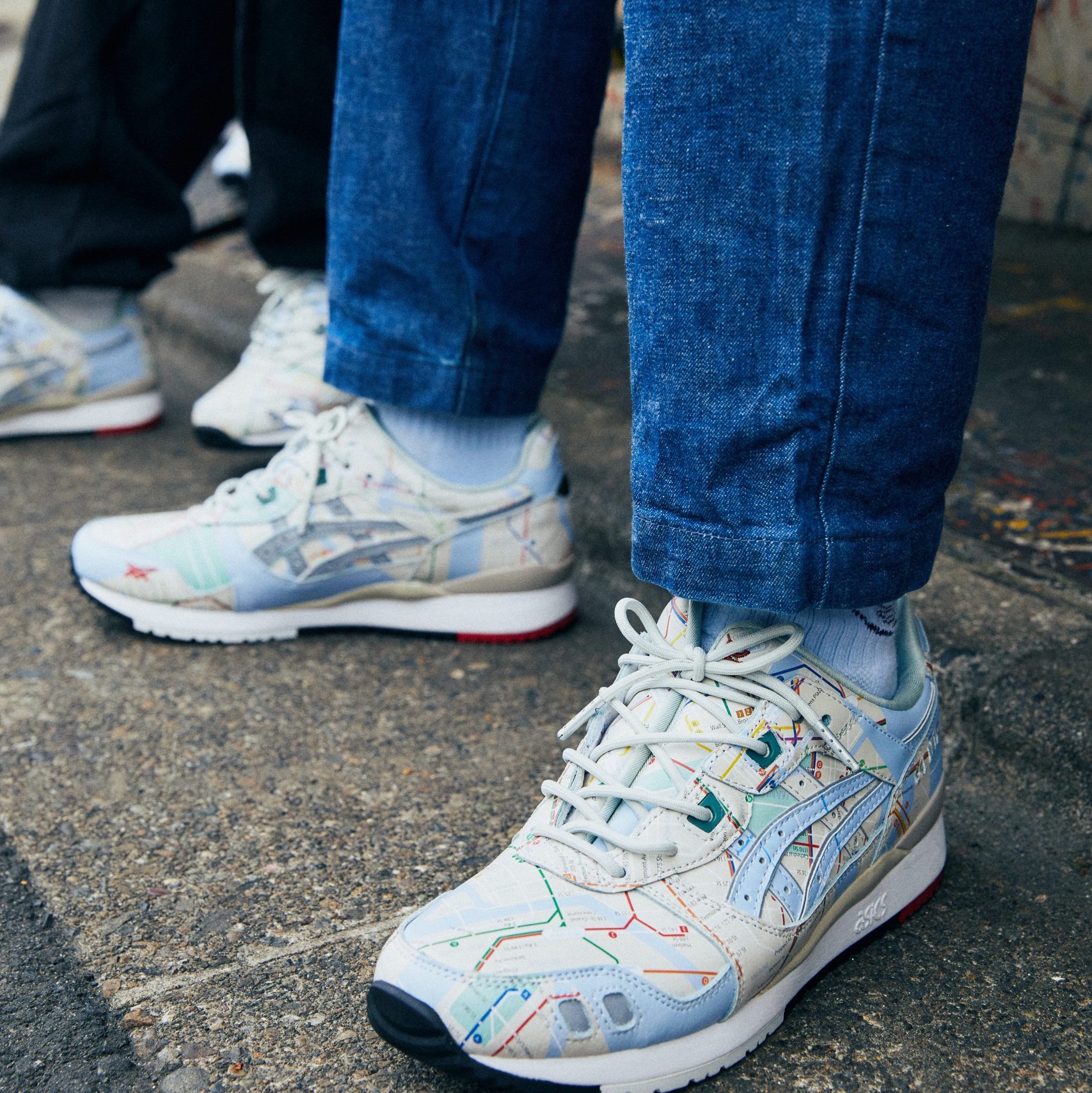 Asics x Atmos Gel-Lyte III OG Subway Pack NYC 착용 스타일 - 3