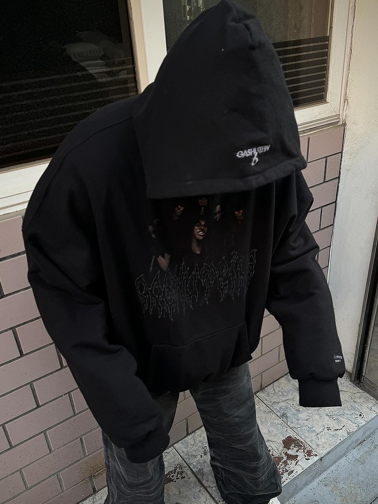 Undermycar Gashutein 6 Six People Graphic 2 Layered Hoodie Bristol Black - 24SS, Balenciaga x Adidas Stan Smith Worn Out White Green 착용 스타일 - 3