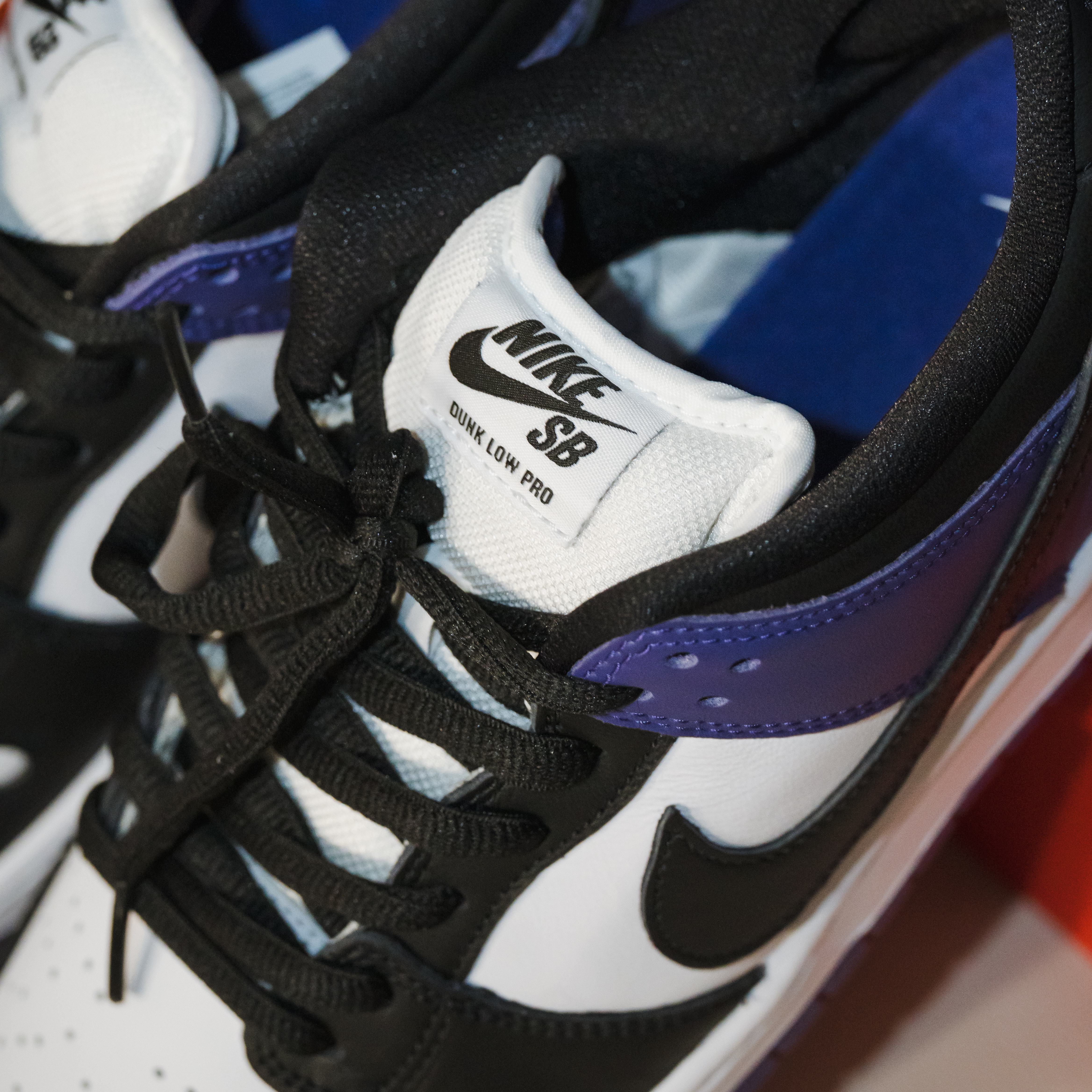 Nike SB Dunk Low Pro Court Purple 착용 스타일 - 3