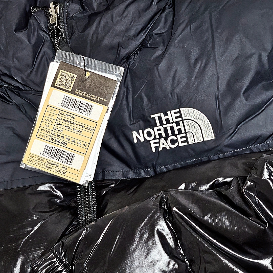 The North Face 1996 Eco Nuptse Jacket Real Black 착용 스타일
