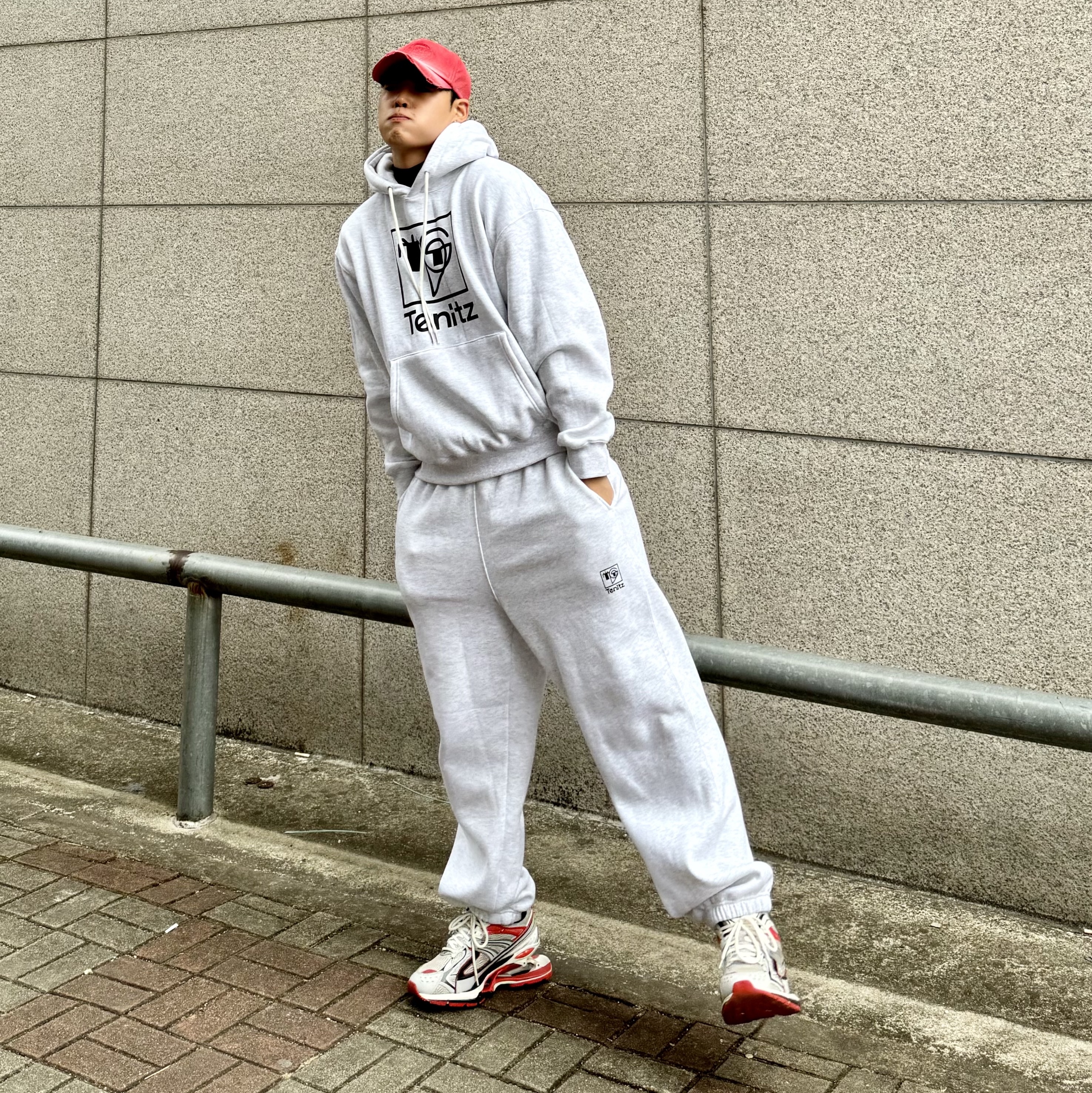Balenciaga X-Pander Sneakers Red Silver 착용 스타일 - 2