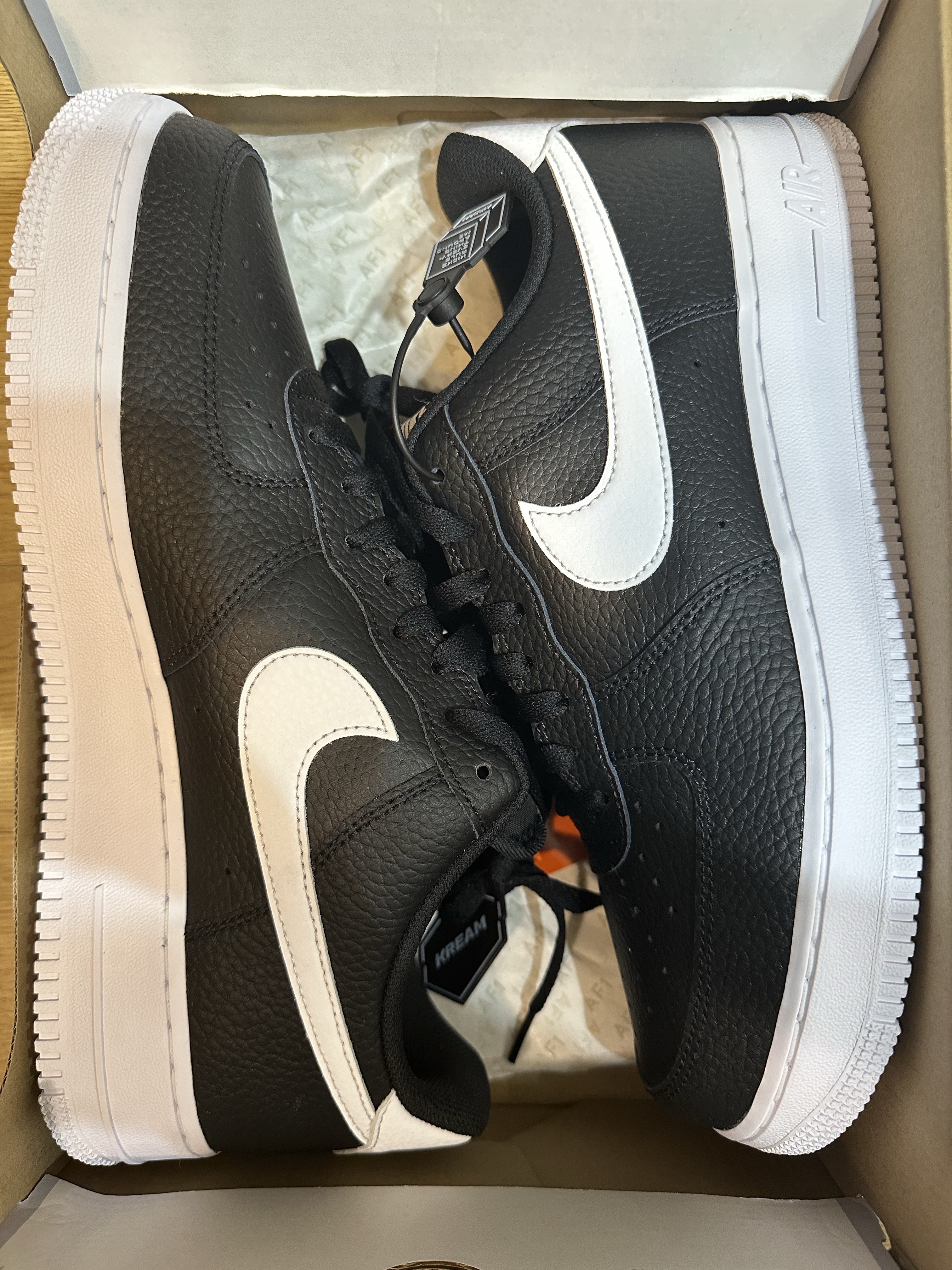 Nike Air Force 1 '07 Black White 착용 스타일