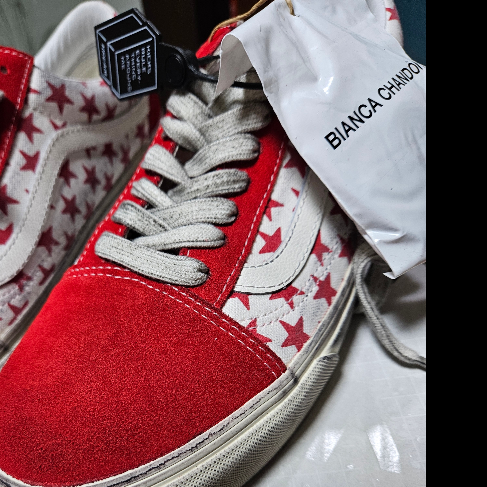 Vans Vault x Bianca Chandon Old Skool LX Stressed Red White 착용 스타일