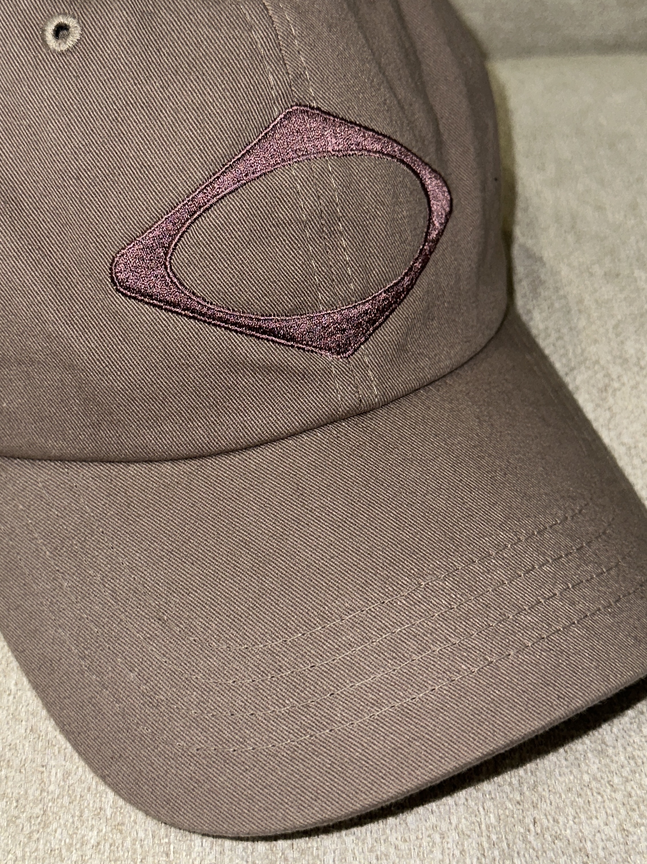Mischief Rhombus Ball Cap Pink Brown, Mischief Rhombus Carabiner Mini Pouch Charcoal 착용 스타일 - 1