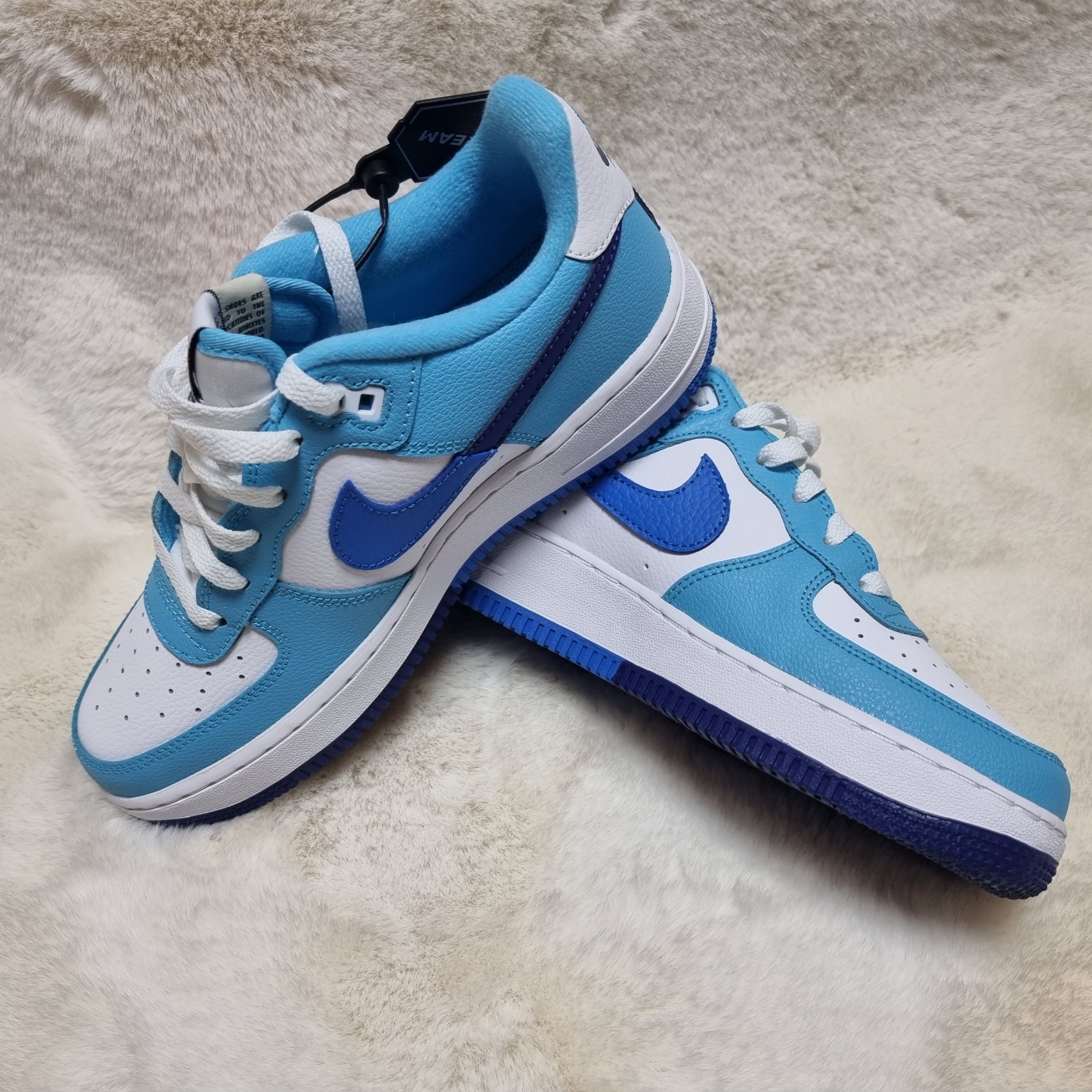 (GS) Nike Air Force 1 LV8 2 Light Photo Blue 착용 스타일 - 2
