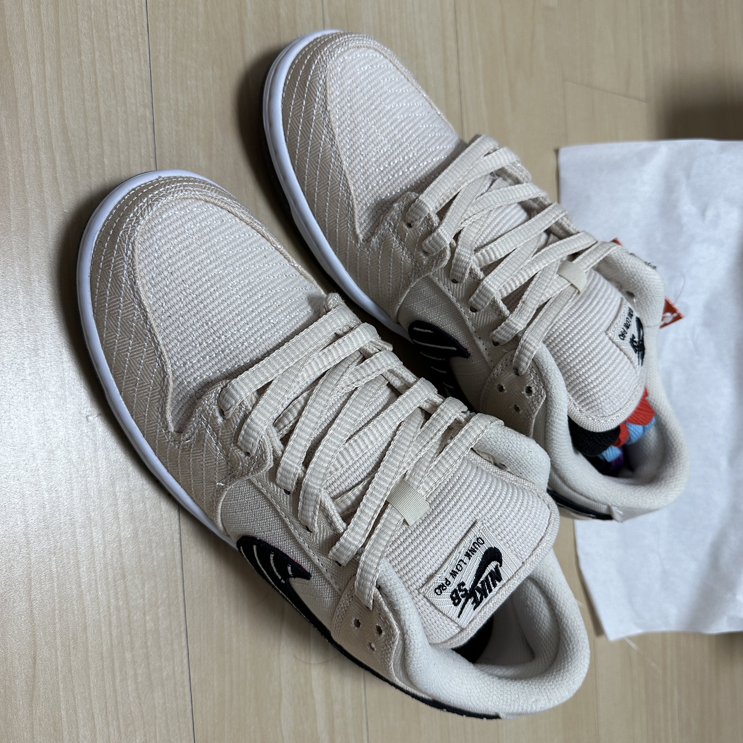 Nike x Albino & Preto SB Dunk Low Fossil Black 착용 스타일