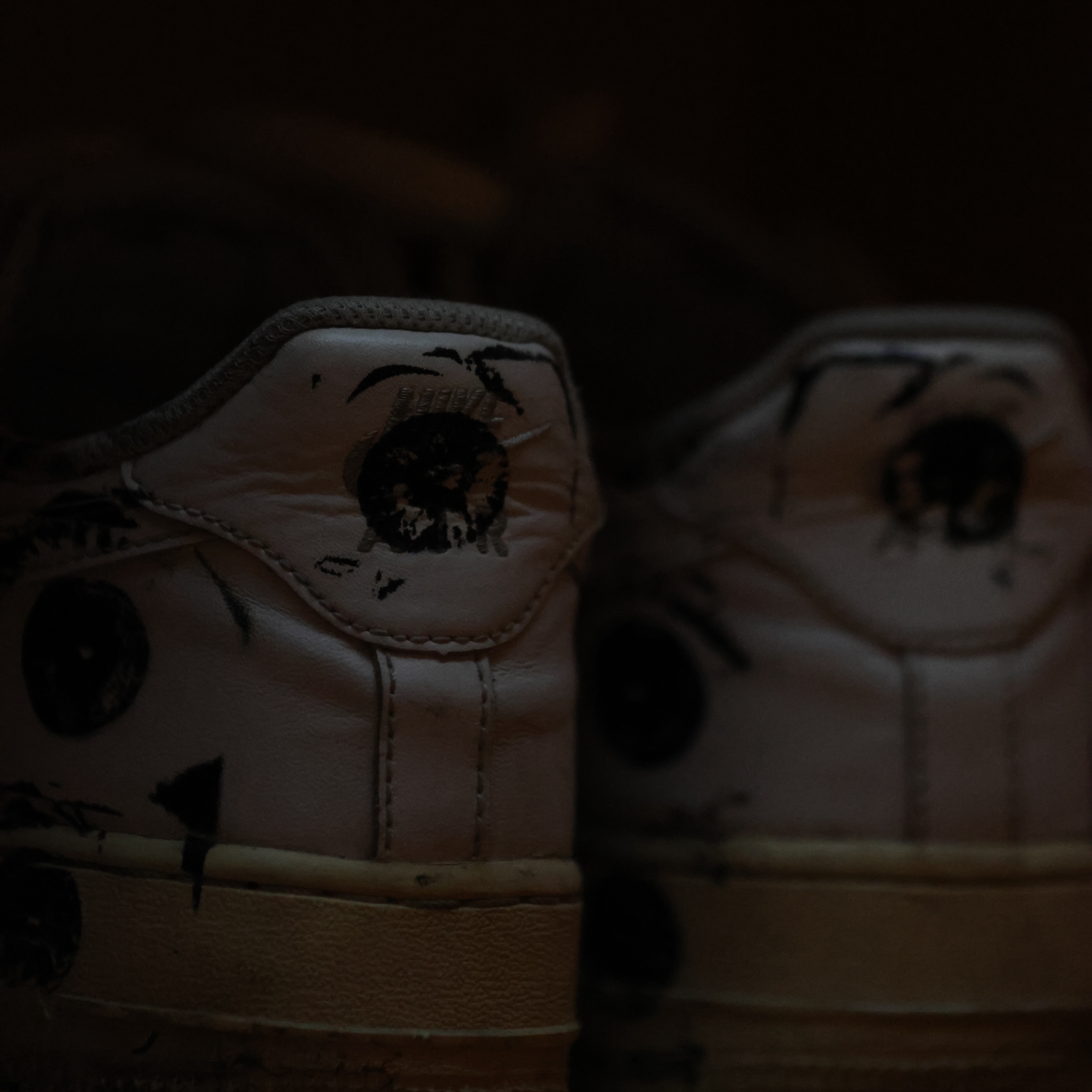 Jordan 1 Retro High Spider-Man Origin Story, Jordan 1 x Off-White Retro High Chicago The Ten 착용 스타일 - 4