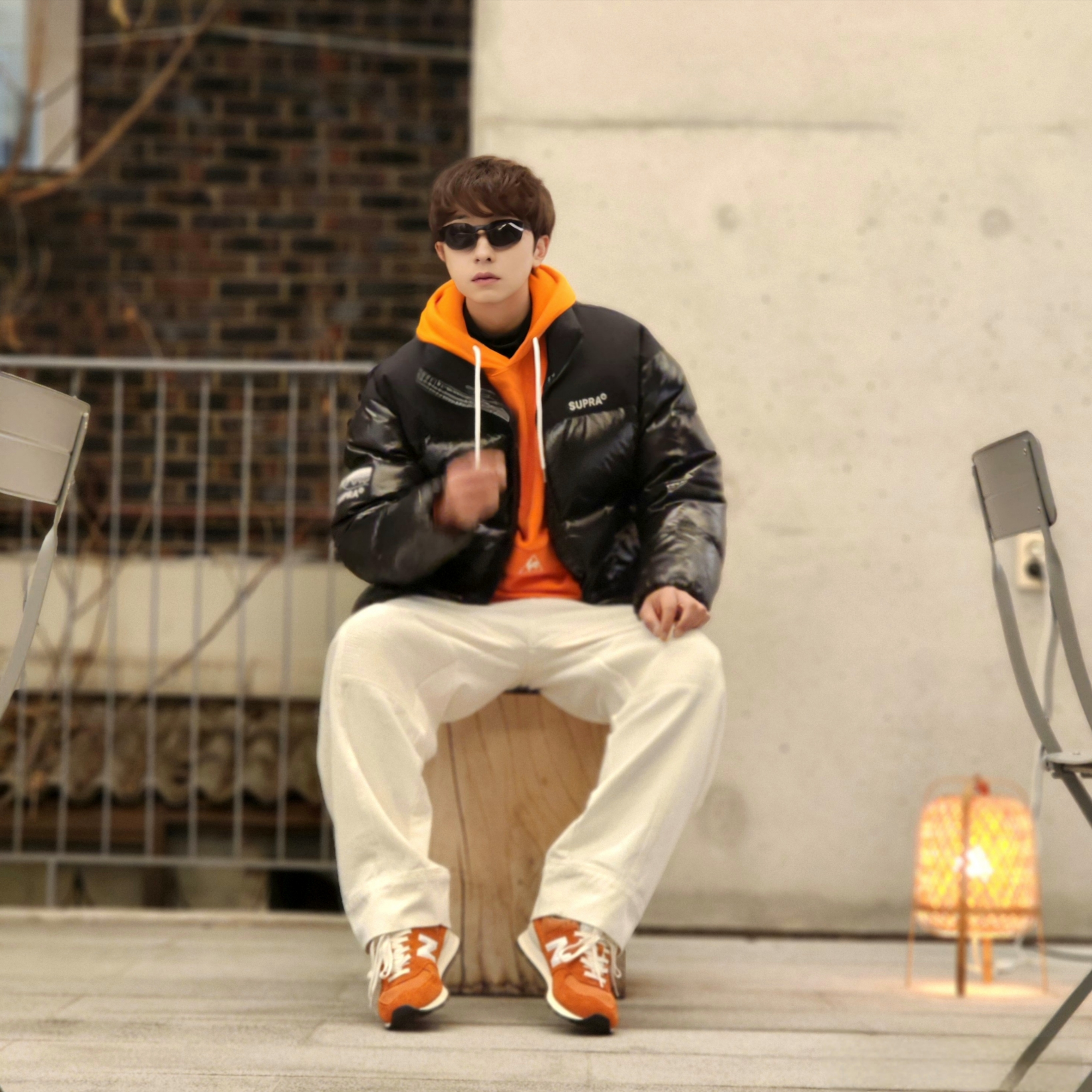 New Balance 574 Heritage Orange Burst White 착용 스타일 - 4