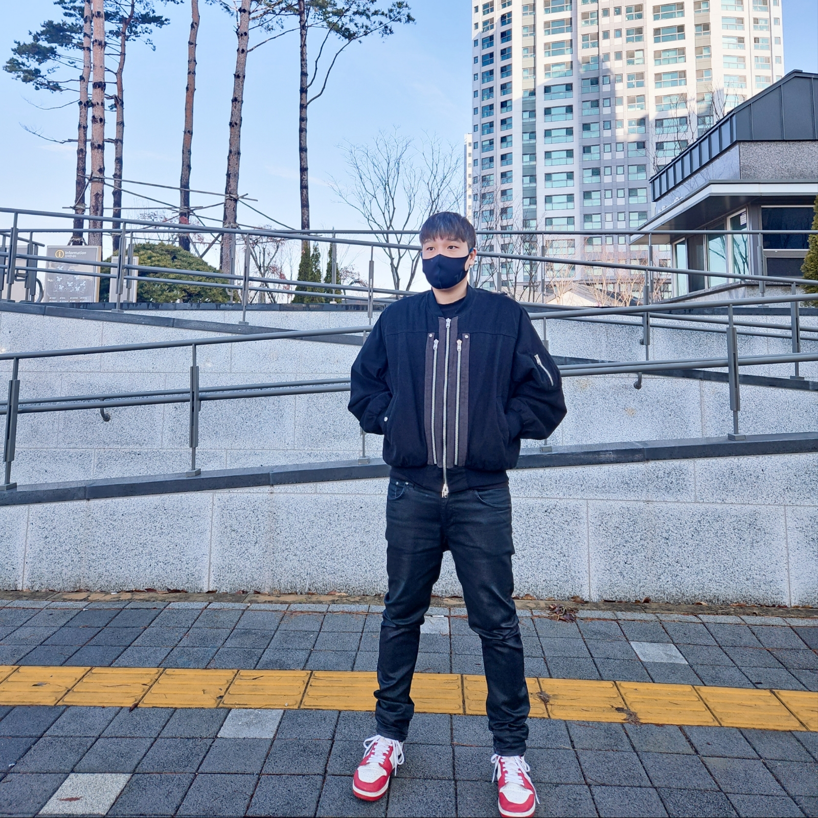 Undermycar Rumlow Back Zip Cotton Garment Bomber Dark Gull - 22FW, Jordan 1.5 Retro Chicago 2015 착용 스타일