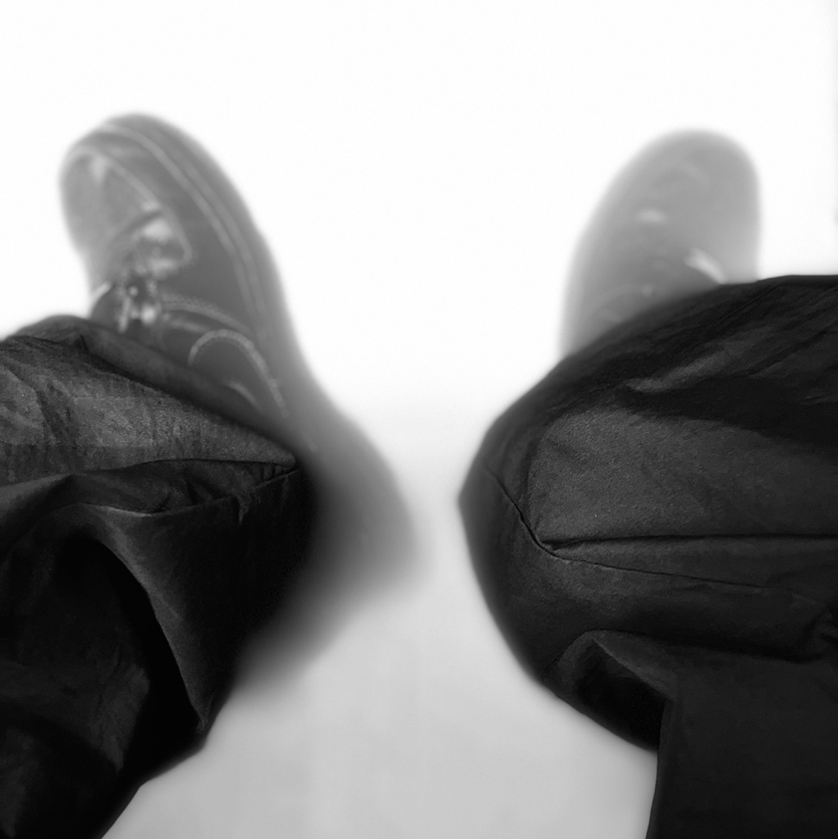 Nike Air Force 1 '07 Low Triple Black 착용 스타일