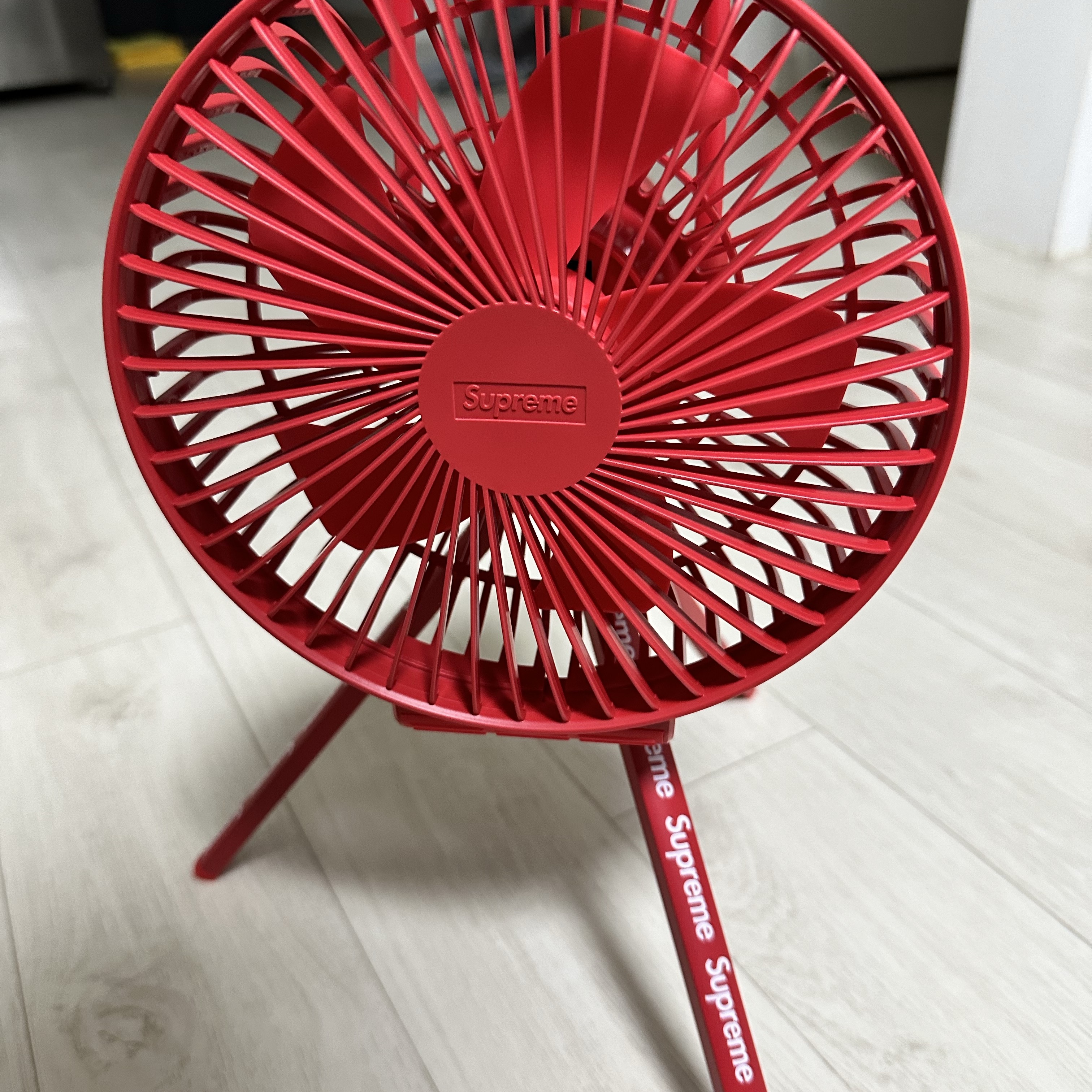 Supreme x Cargo Container Electric Fan Red - 23FW 착용 스타일