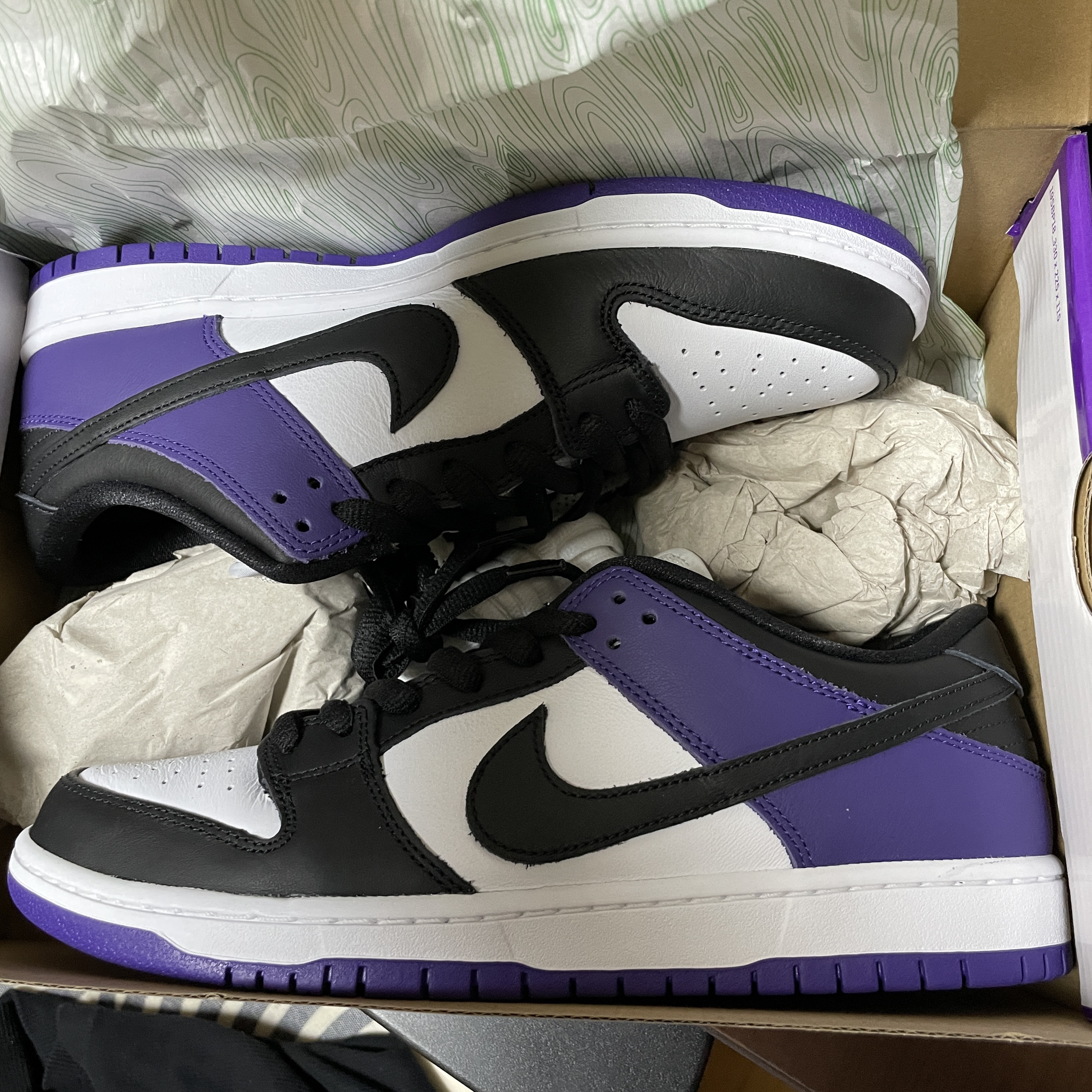 Nike SB Dunk Low Pro Court Purple 착용 스타일 - 1