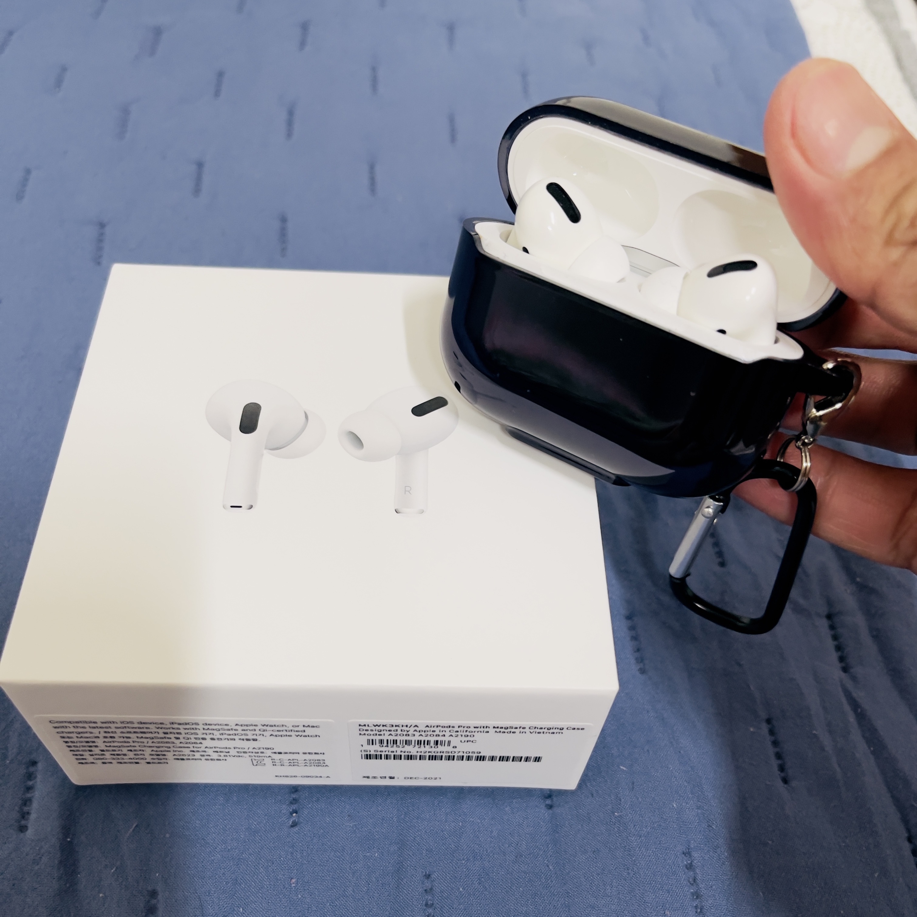 Apple AirPods Pro with MagSafe Charging Case (Korean Ver.) 착용 스타일 - 2