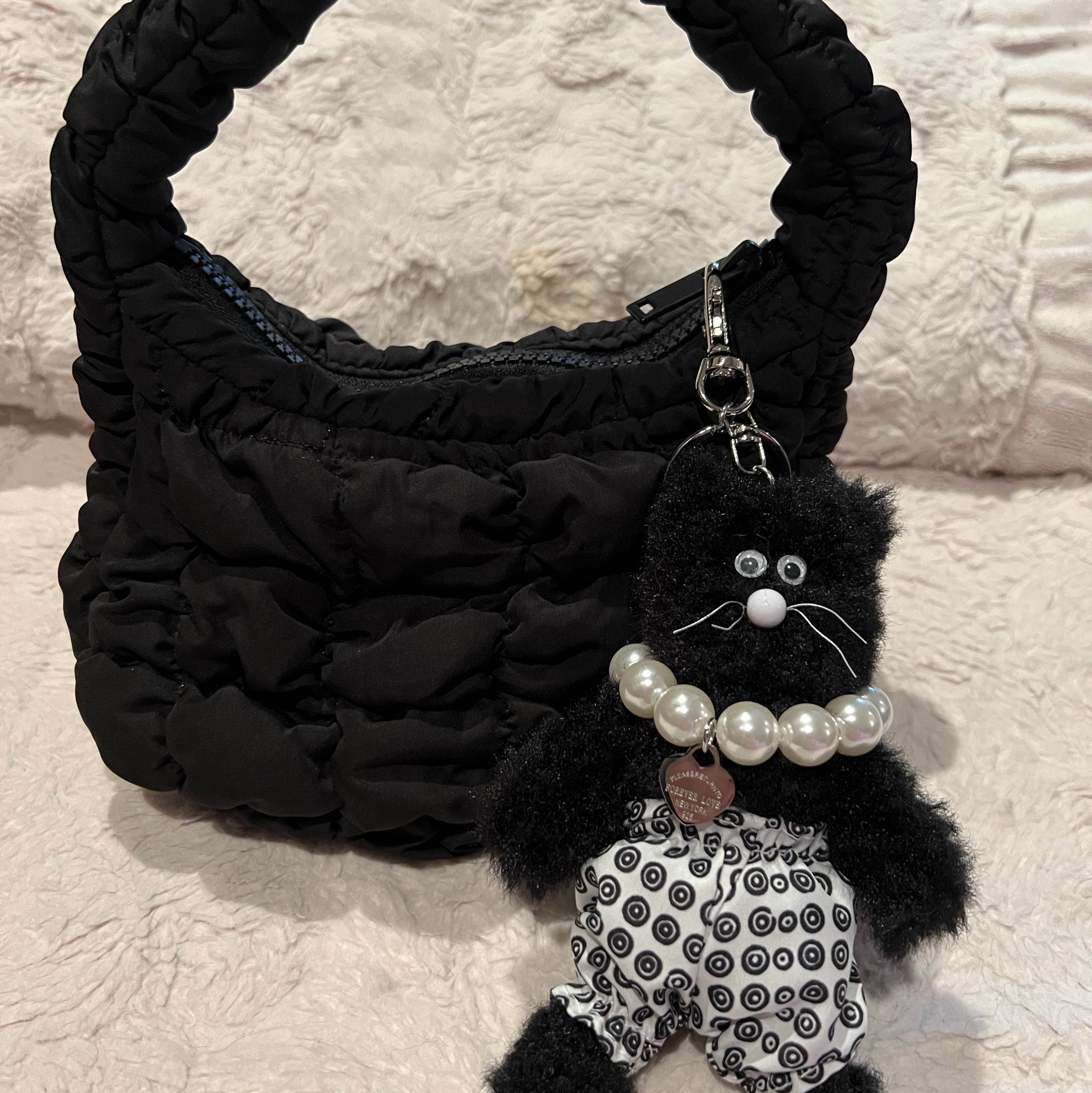 Monamhee x 10 Corso Como Bianco Keyring Black 착용 스타일 - 2