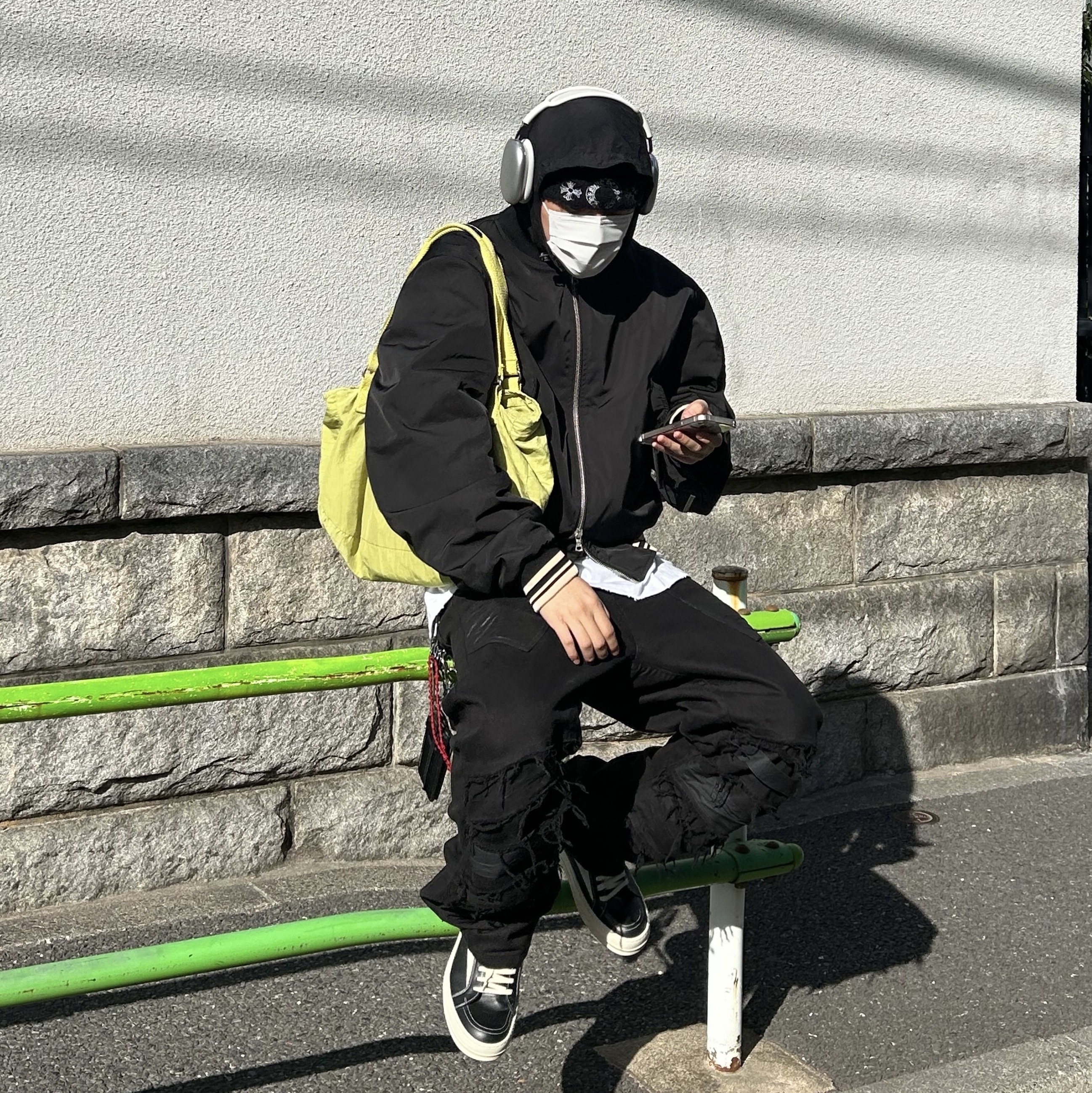 Apple AirPods Max Lightning Silver (Korean Ver.), Rick Owens Luxor Vintage Sneakers Black Milk 착용 스타일 - 1