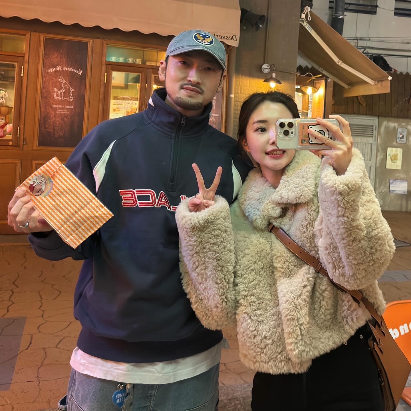 Palace Isn't It 1/4 Zip Navy - 23FW, Supreme Double Knee Painter Pant Washed Blue - 23SS 착용 스타일