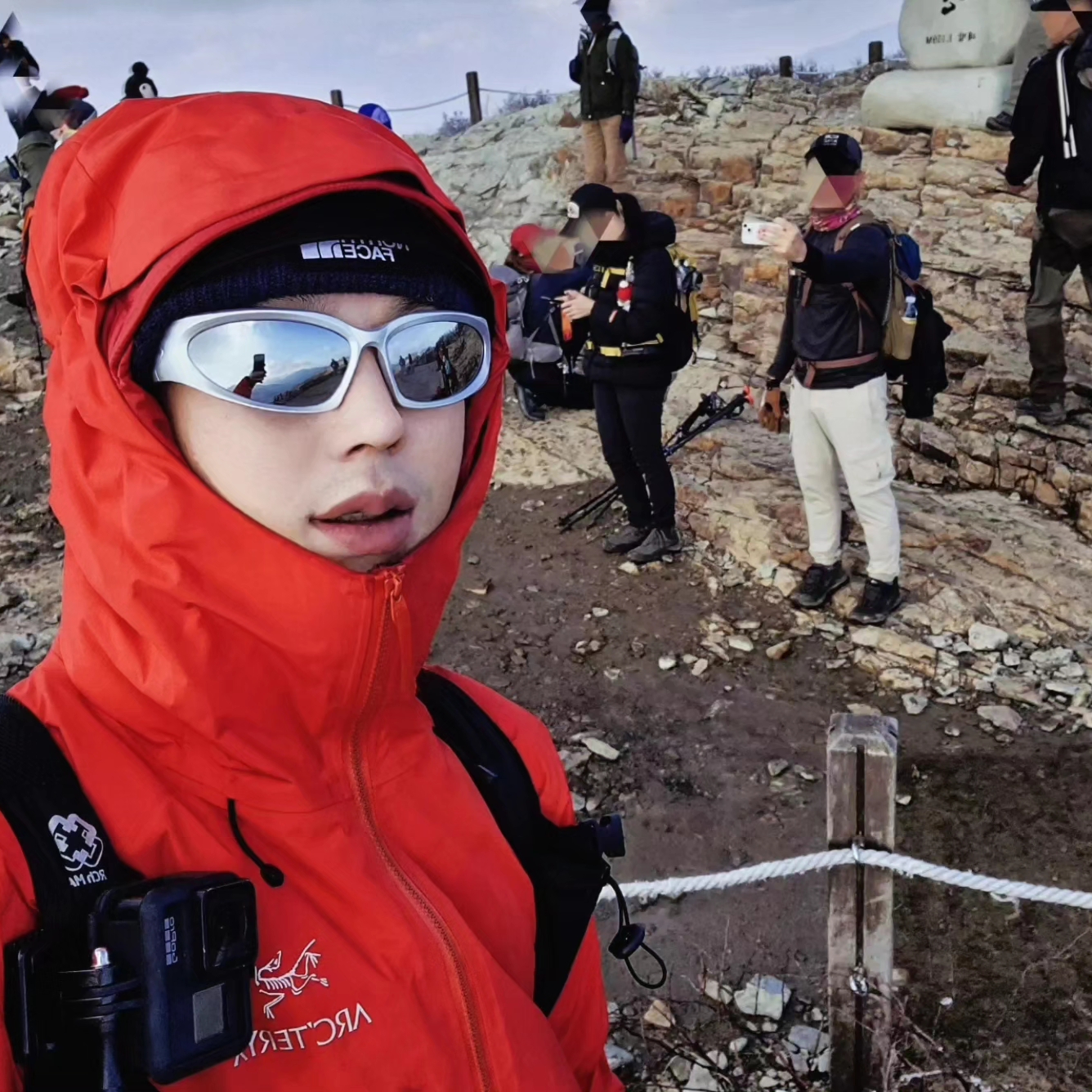 Arc'teryx Gamma Hoody Heritage, The North Face Big Logo Beanie Navy 착용 스타일 - 1