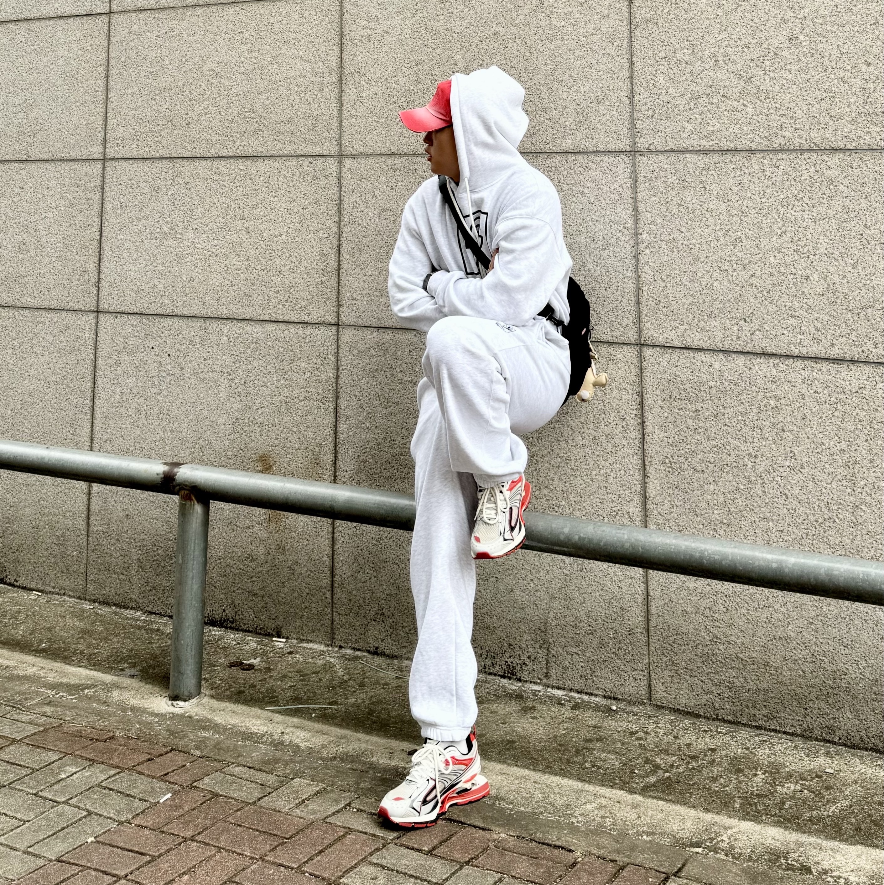 Balenciaga X-Pander Sneakers Red Silver 착용 스타일 - 4
