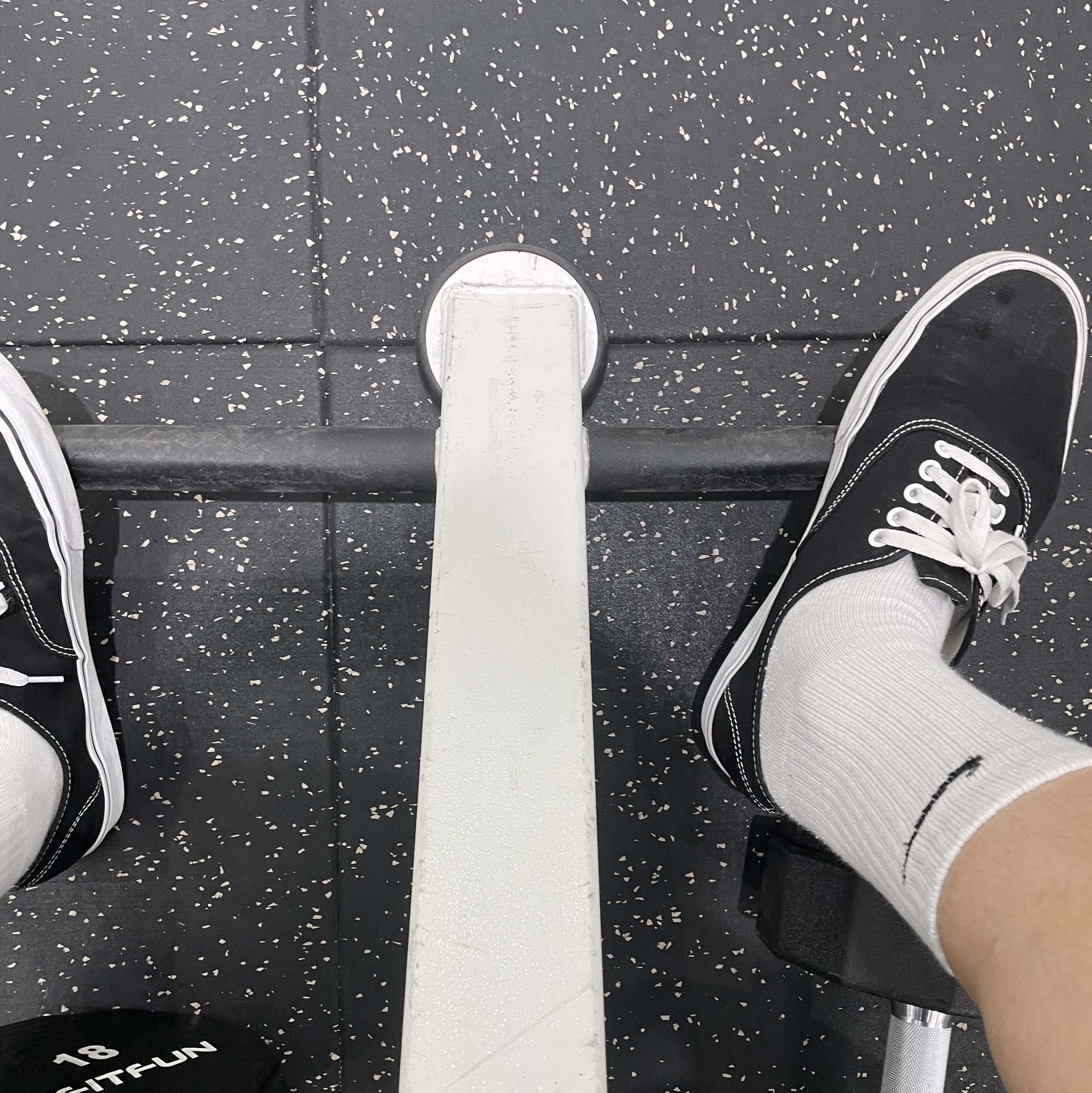 Vans Authentic Black White 착용 스타일