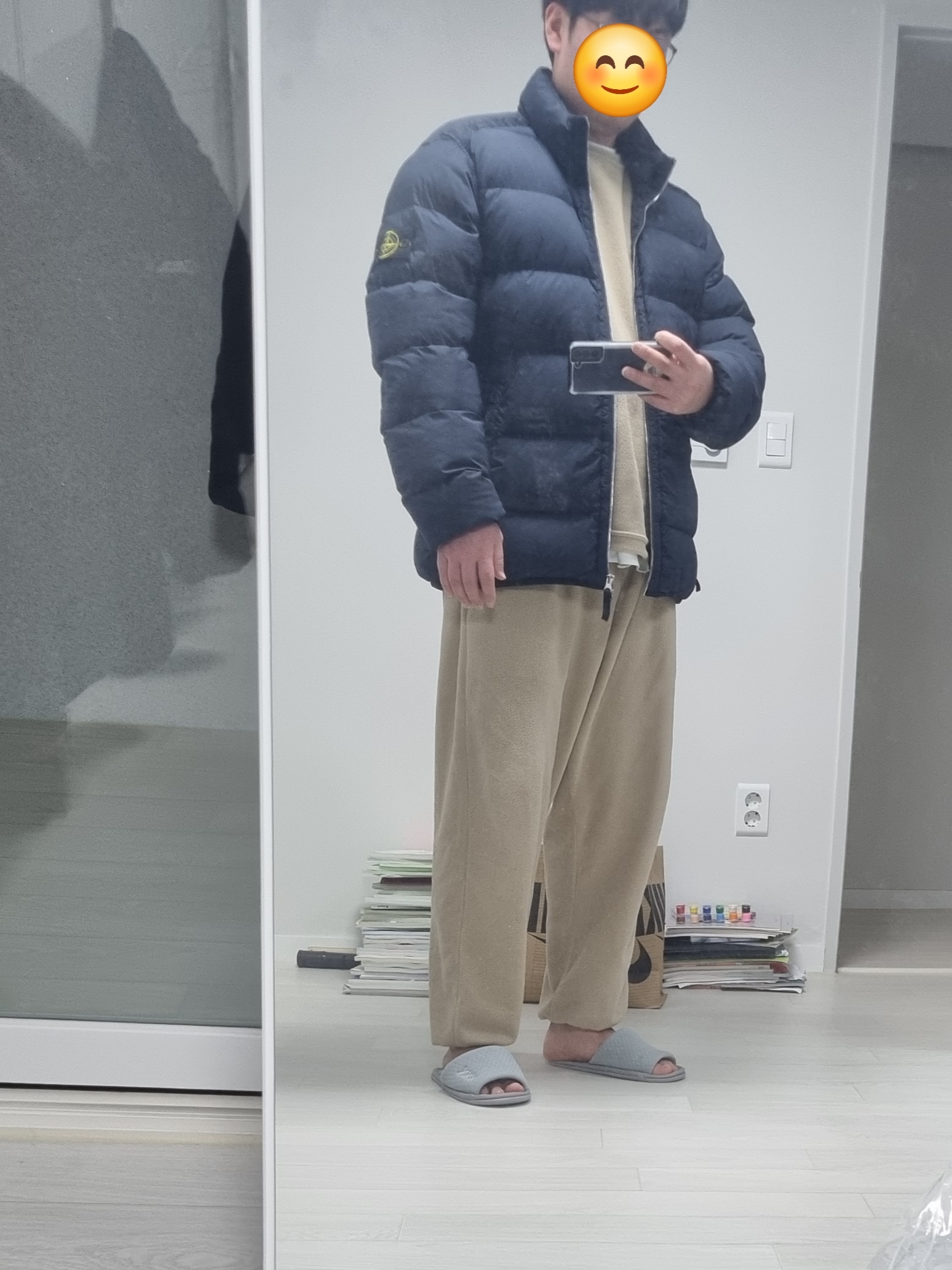 Stone Island 44028 Seamless Tunnel Nylon Down-TC Blouson Navy Blue - 23FW 착용 스타일