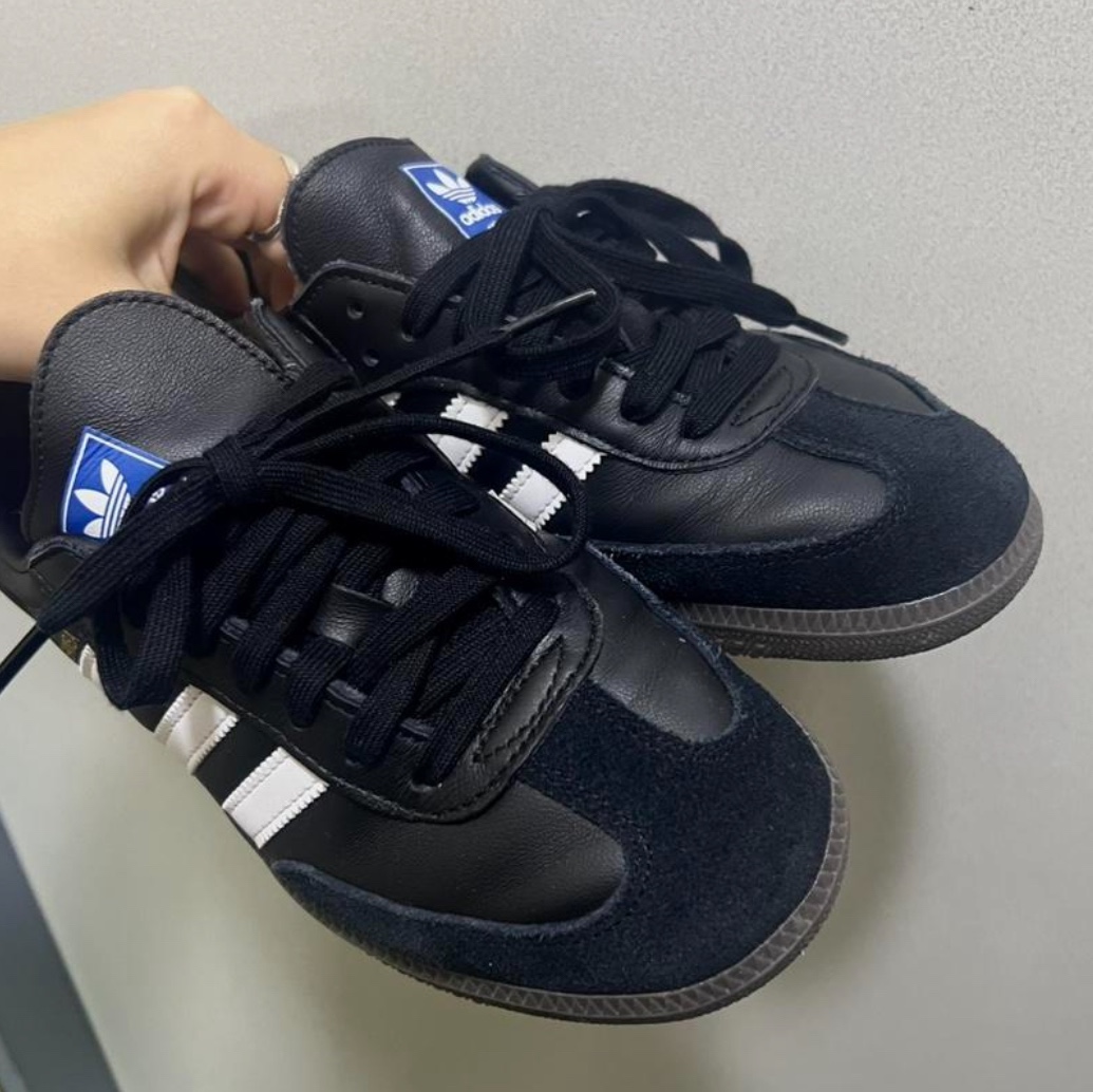 Adidas Samba OG Black White Gum 착용 스타일