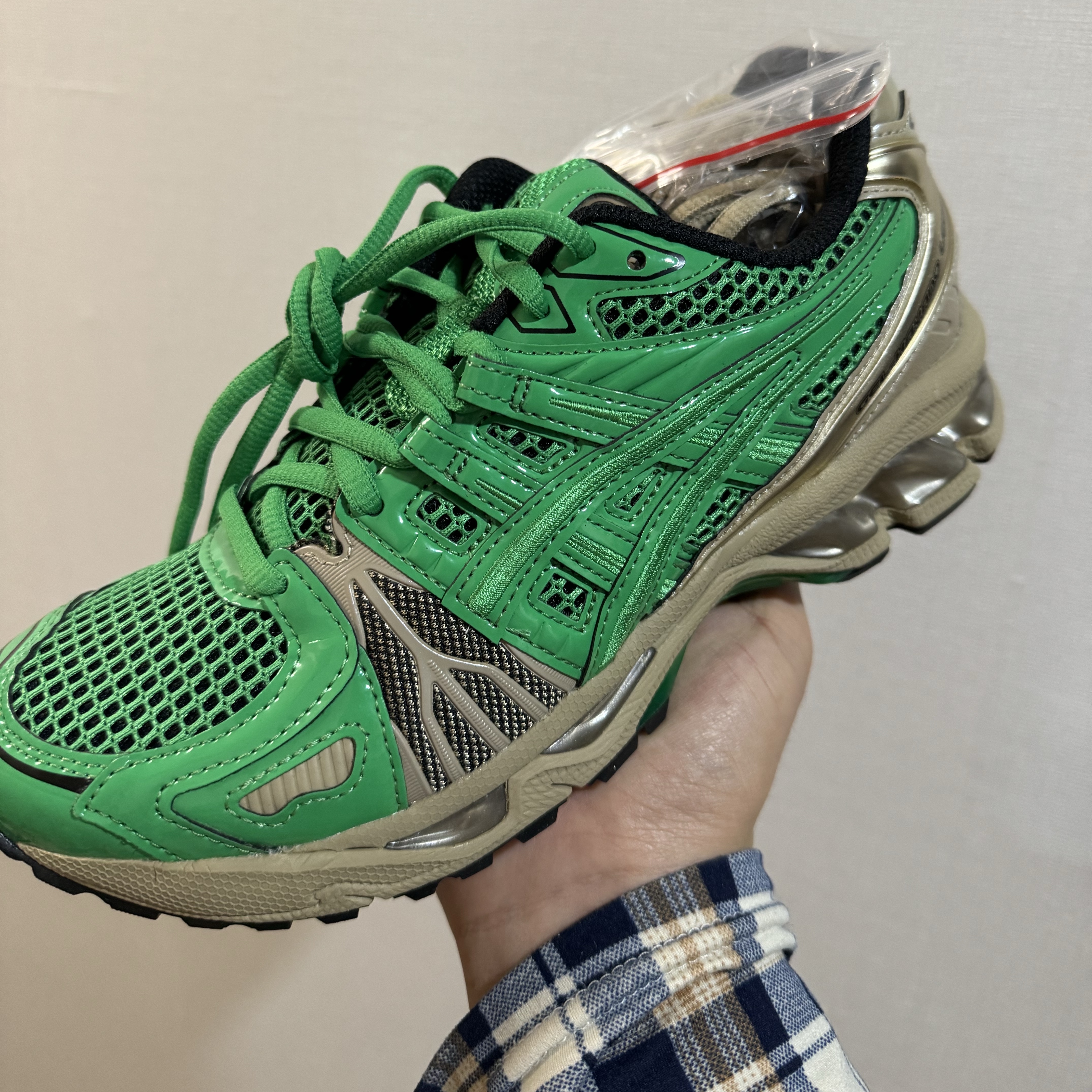 Asics x GmbH Gel-Kayano Legacy Coriander Green Gold 착용 스타일