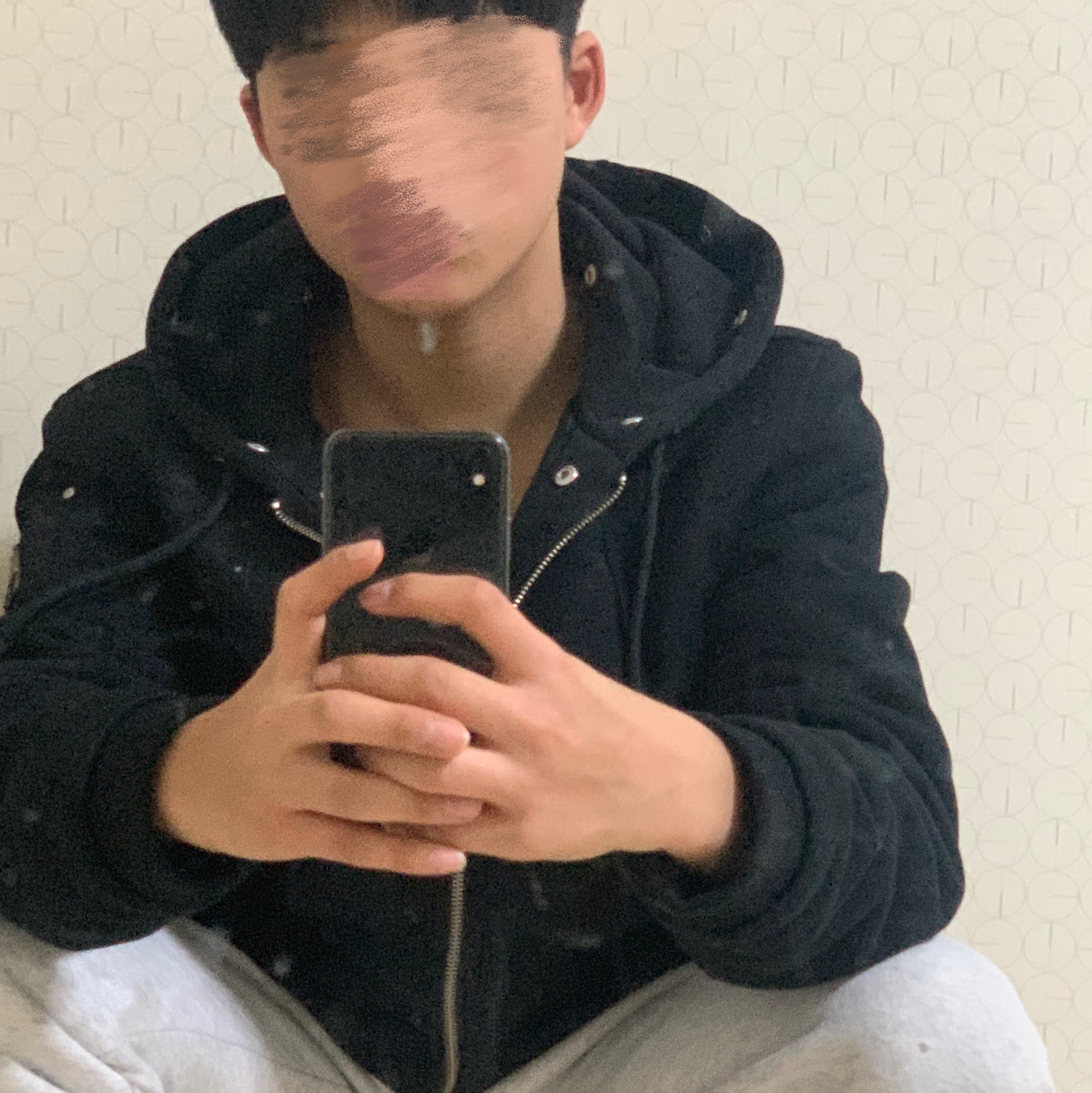 Moose Knuckles Classic Bunny 3 White Lining Zip Hoodie Black - 22FW 착용 스타일