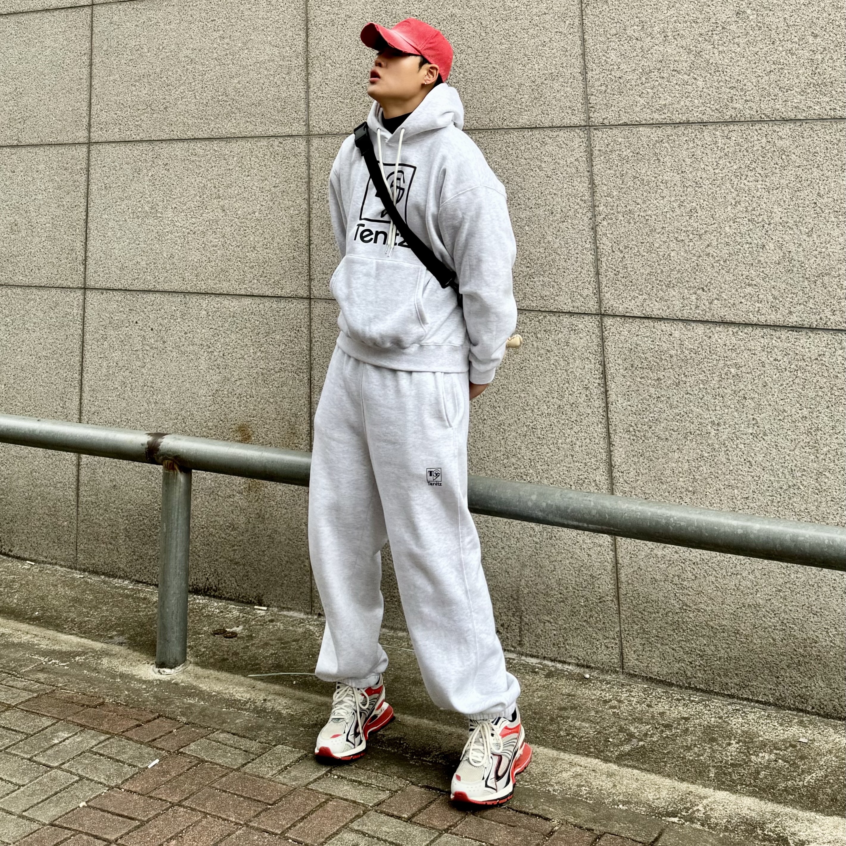 Balenciaga X-Pander Sneakers Red Silver 착용 스타일 - 1