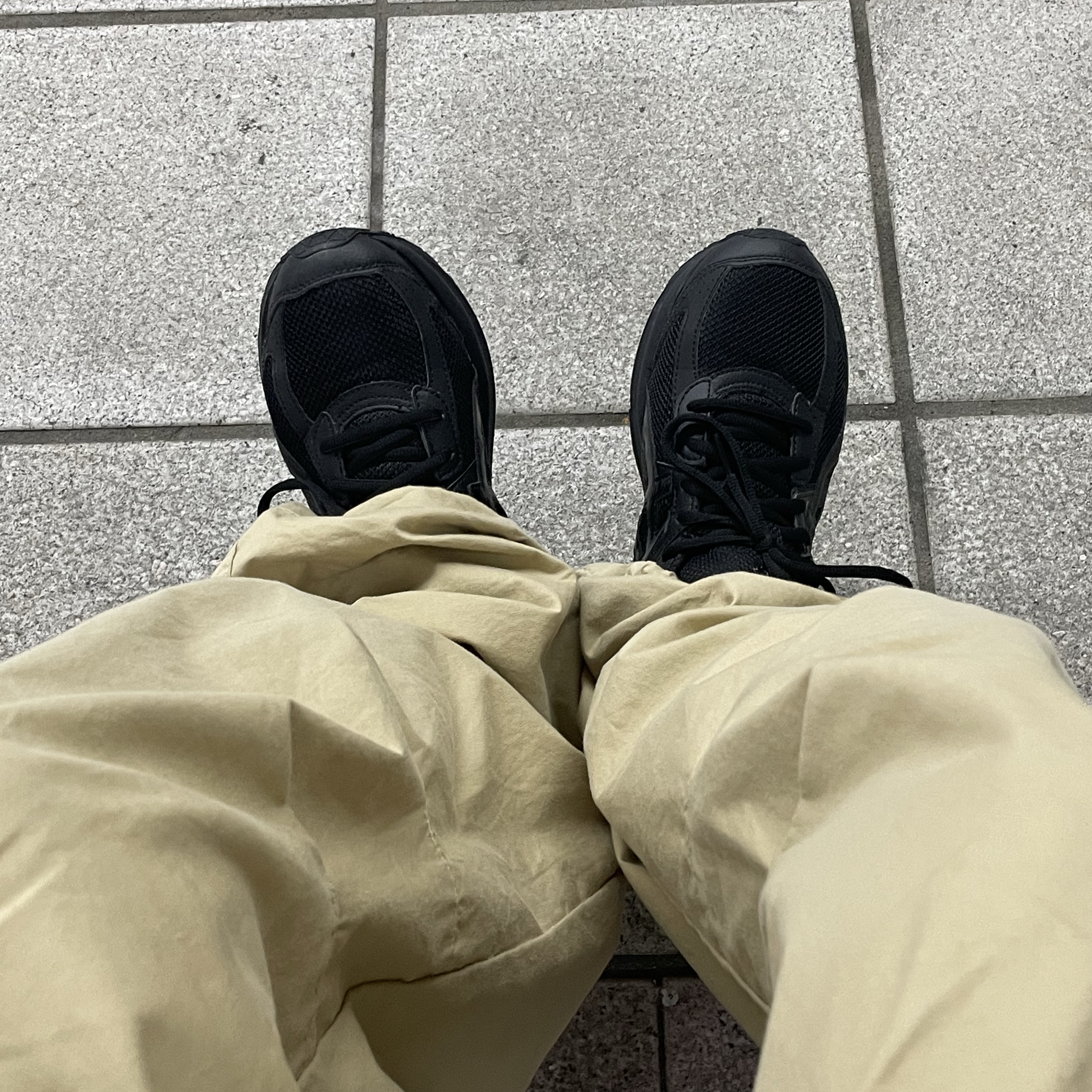Asics Jog 100 S Black - 2E Wide 착용 스타일
