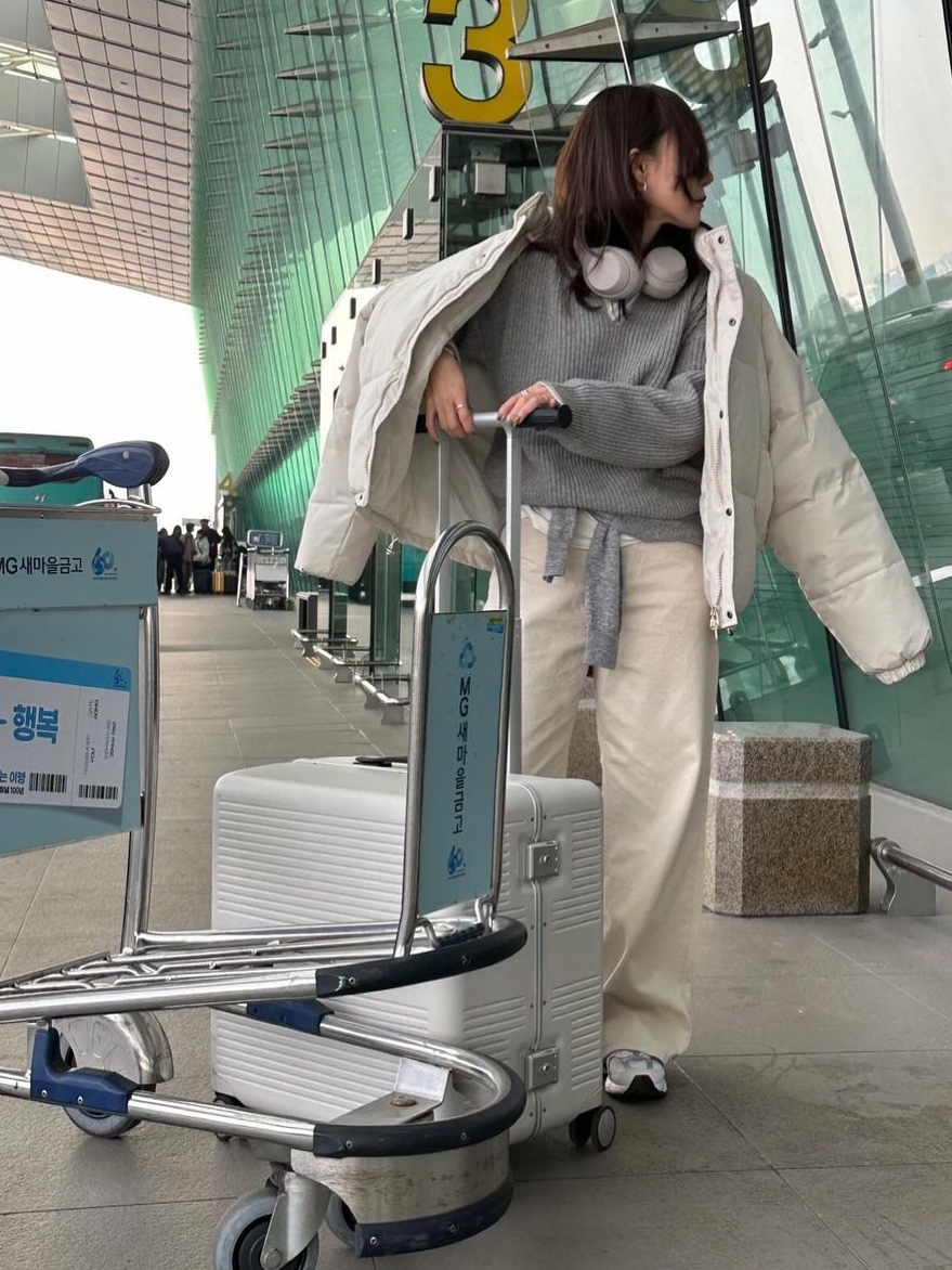 RAWROW R Trunk Frame Ep.2 84L / 20'' 960 Ivory 착용 스타일 - 4