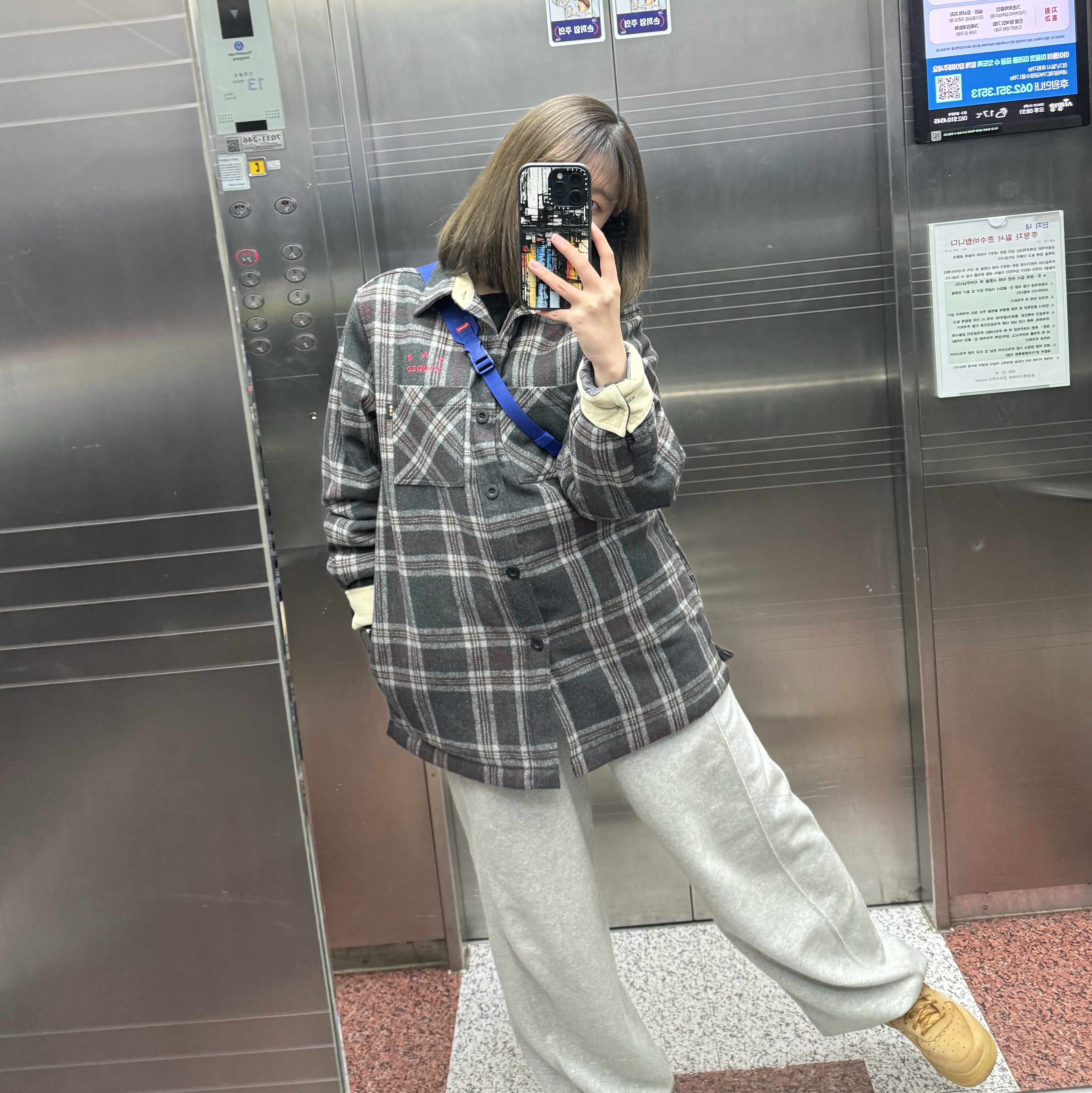 IAB Studio Check Shirt Jacket Gray Red, Supreme Sling Bag Silver - 22SS 착용 스타일 - 1