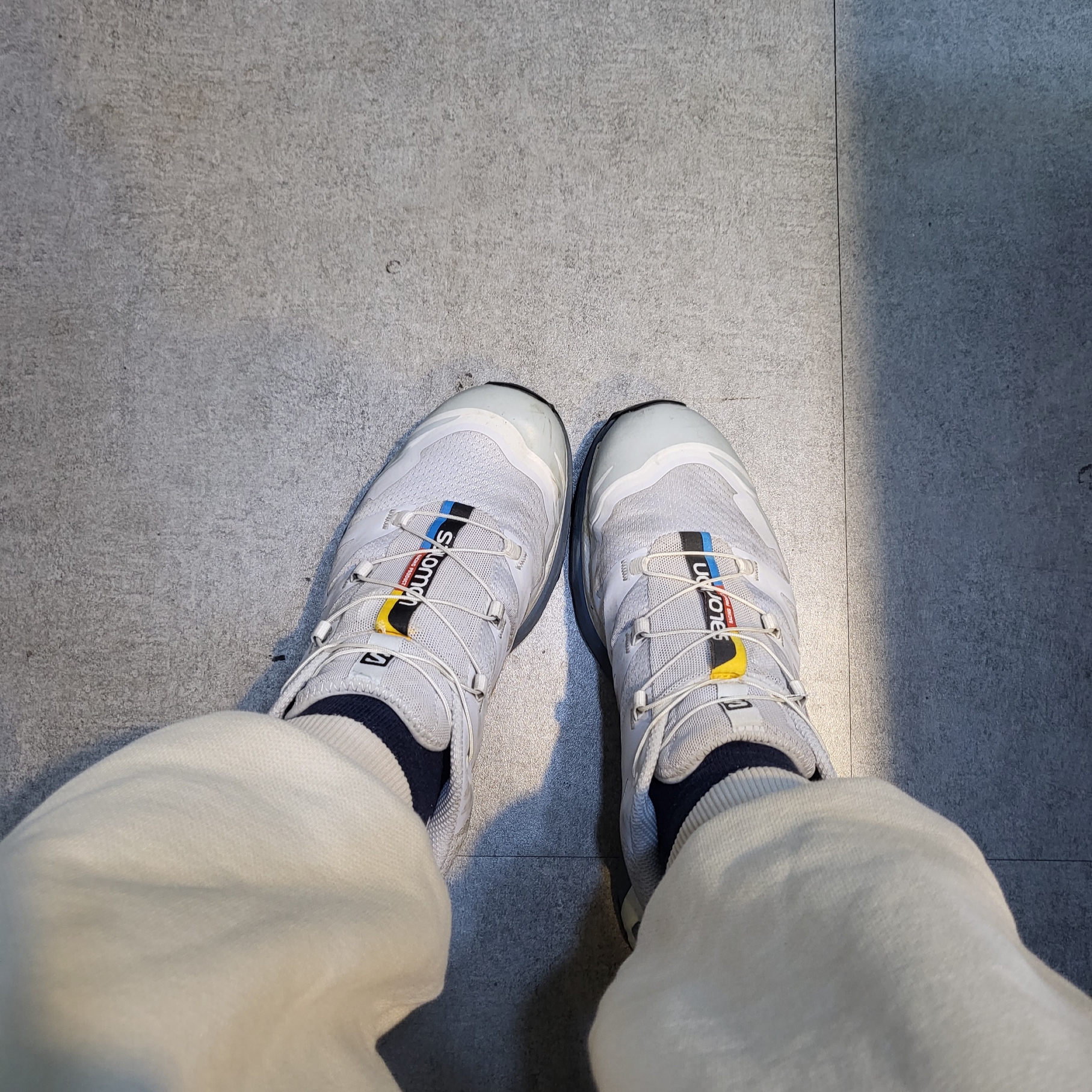Salomon XT-6 Arctic Ice 착용 스타일